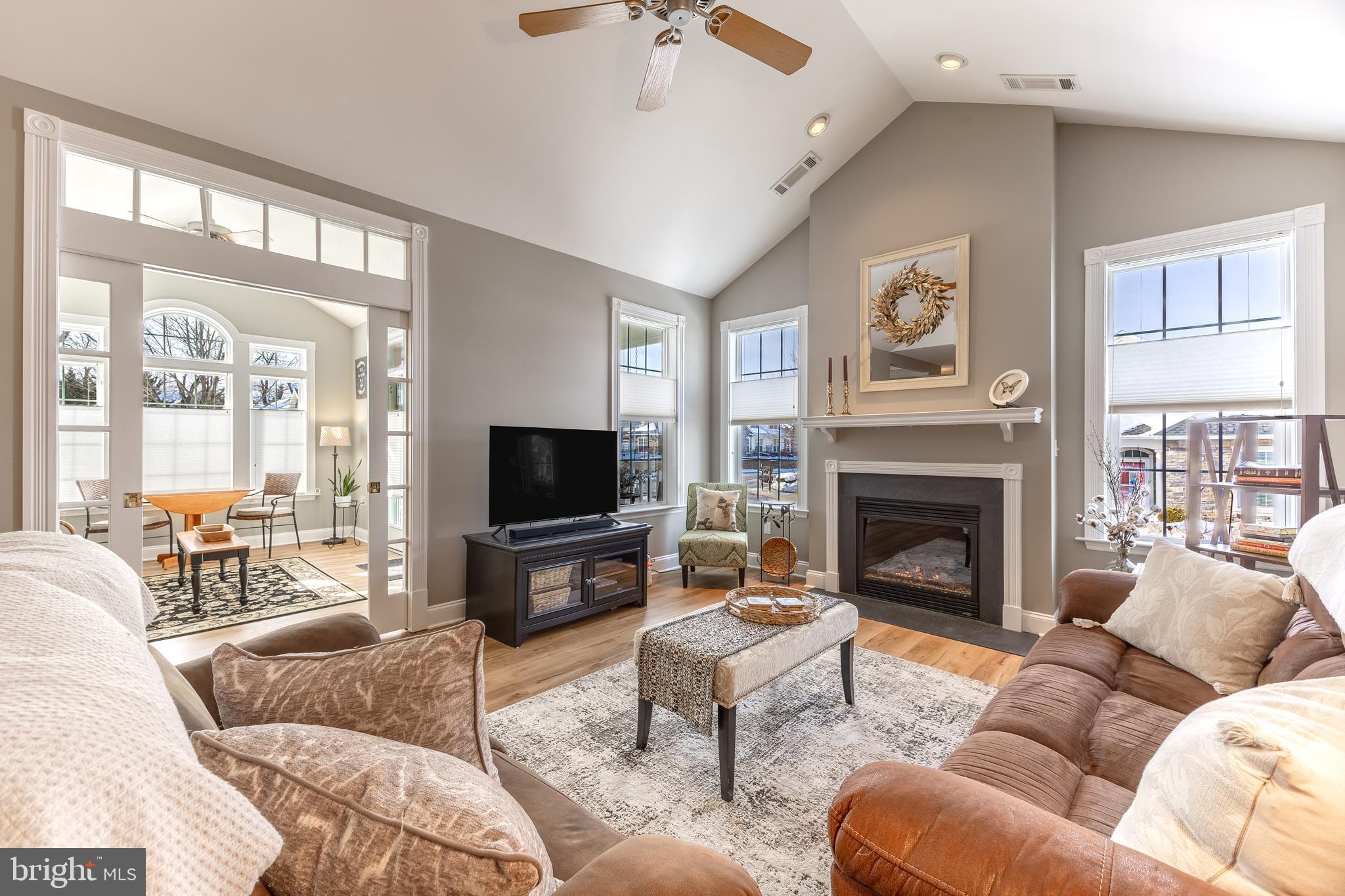 GREENWICH HILL - Residential