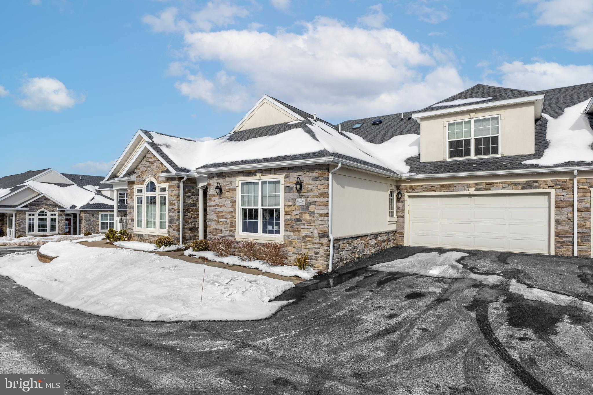 GREENWICH HILL - Residential