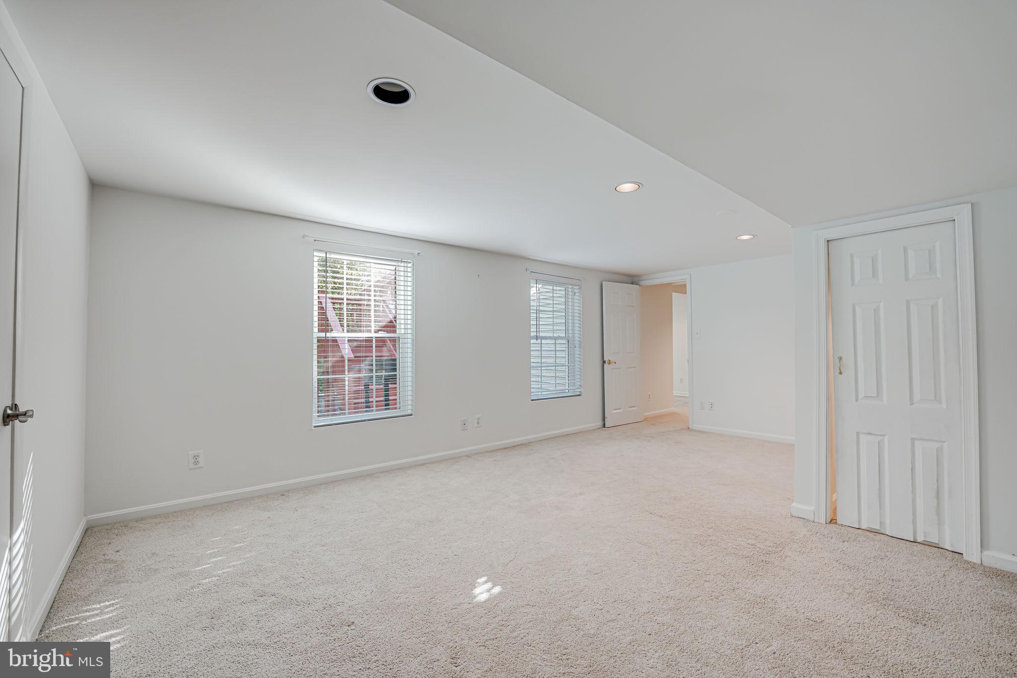 CROSSPOINTE - Residential