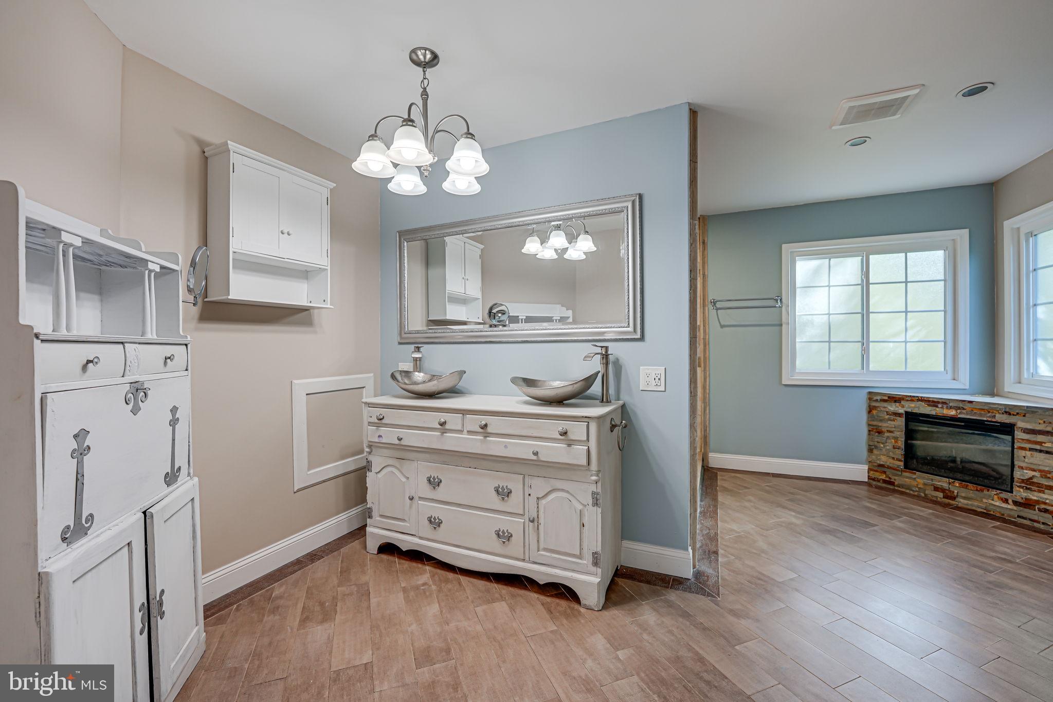 CROSSPOINTE - Residential