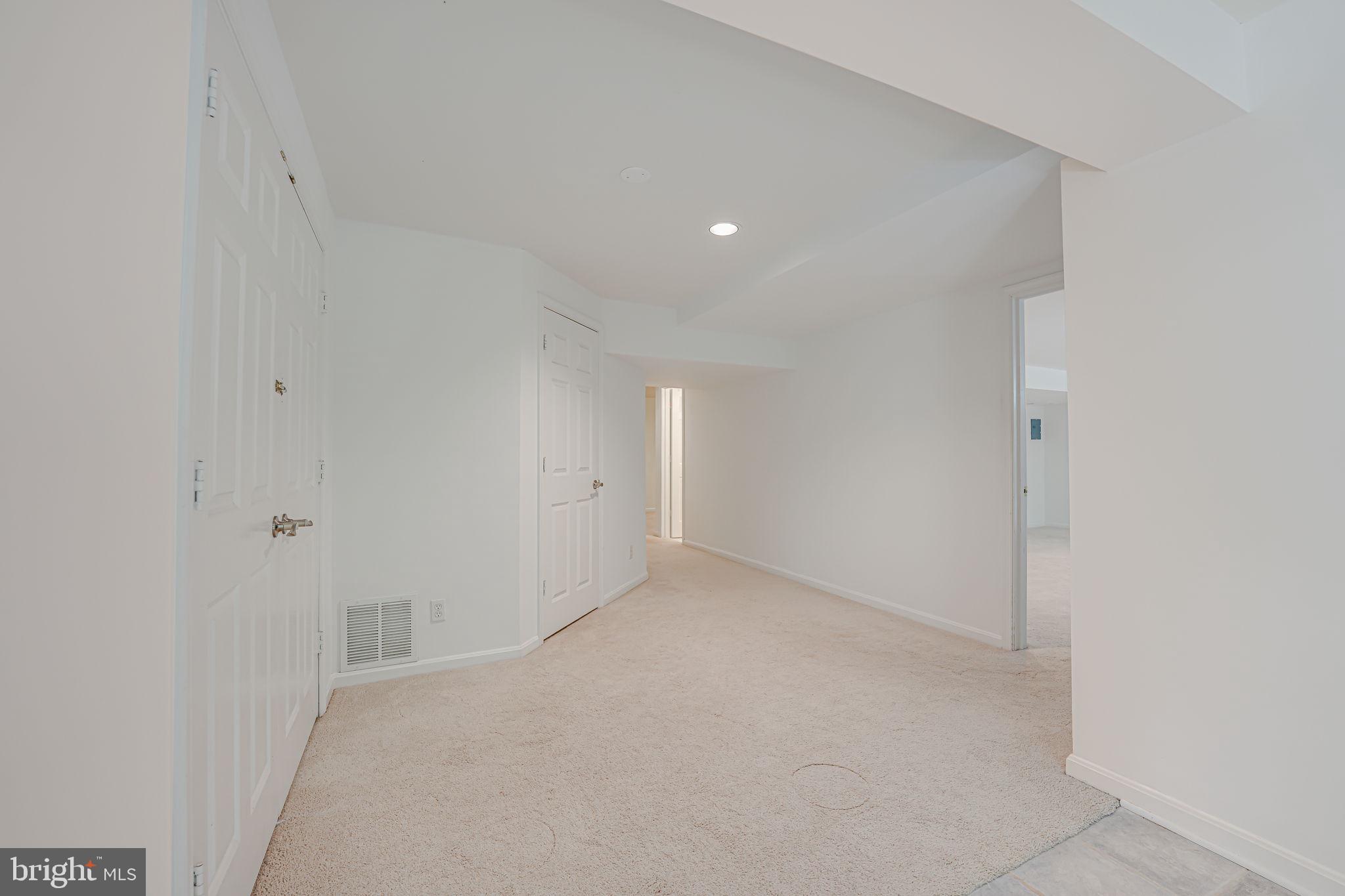 CROSSPOINTE - Residential