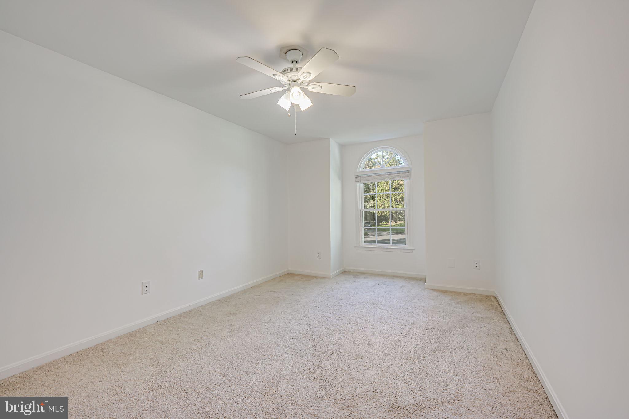 CROSSPOINTE - Residential