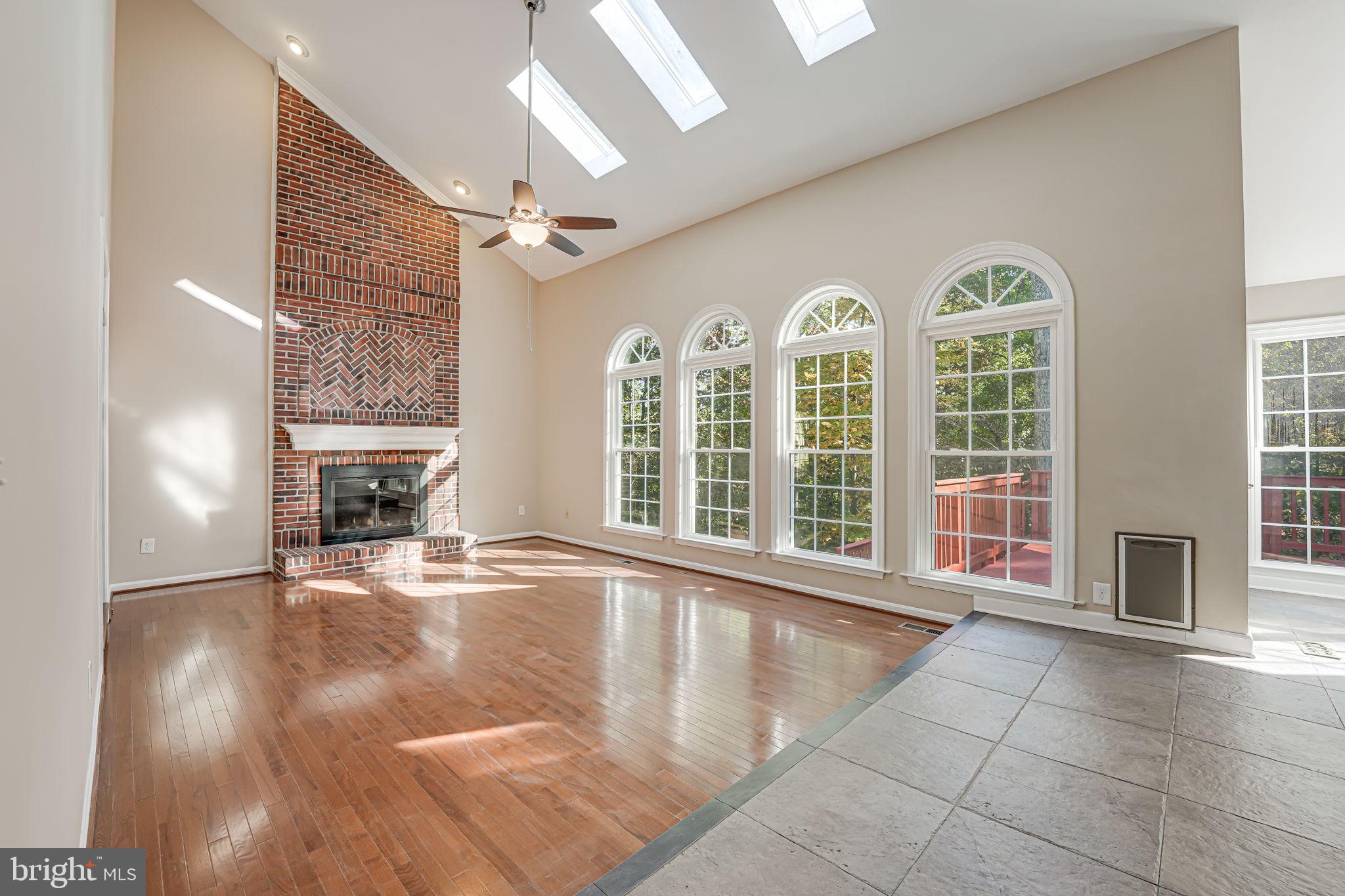 CROSSPOINTE - Residential