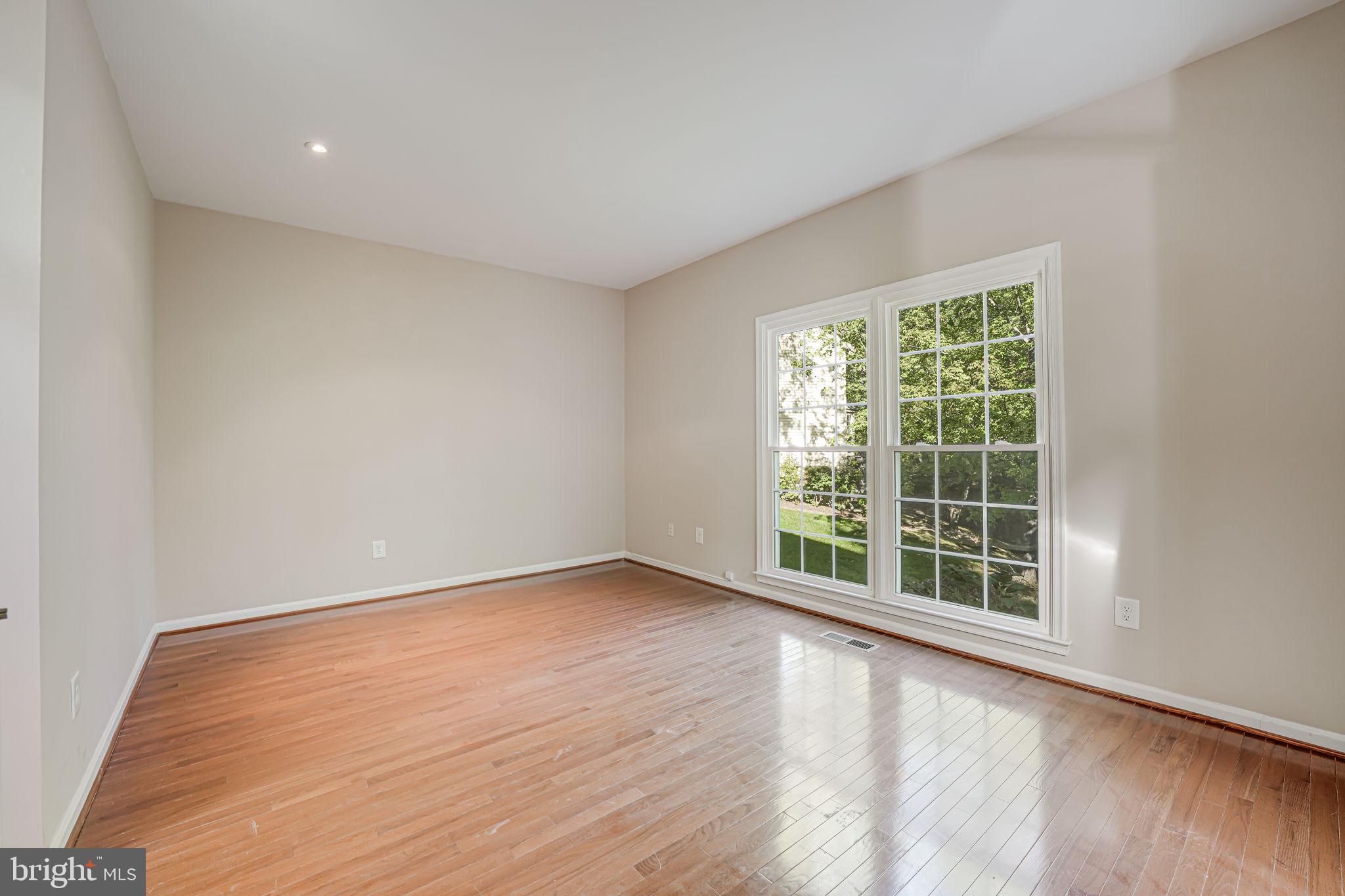 CROSSPOINTE - Residential