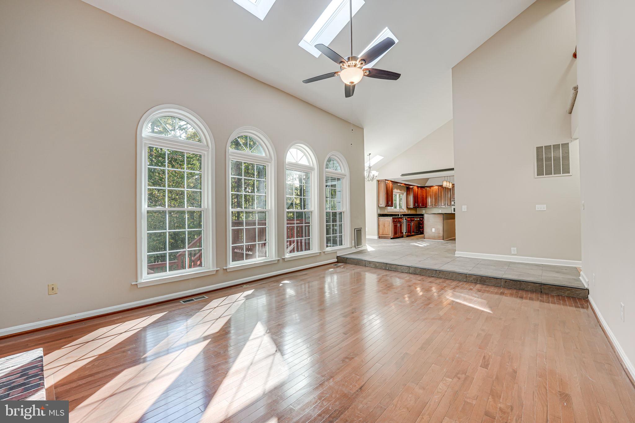 CROSSPOINTE - Residential