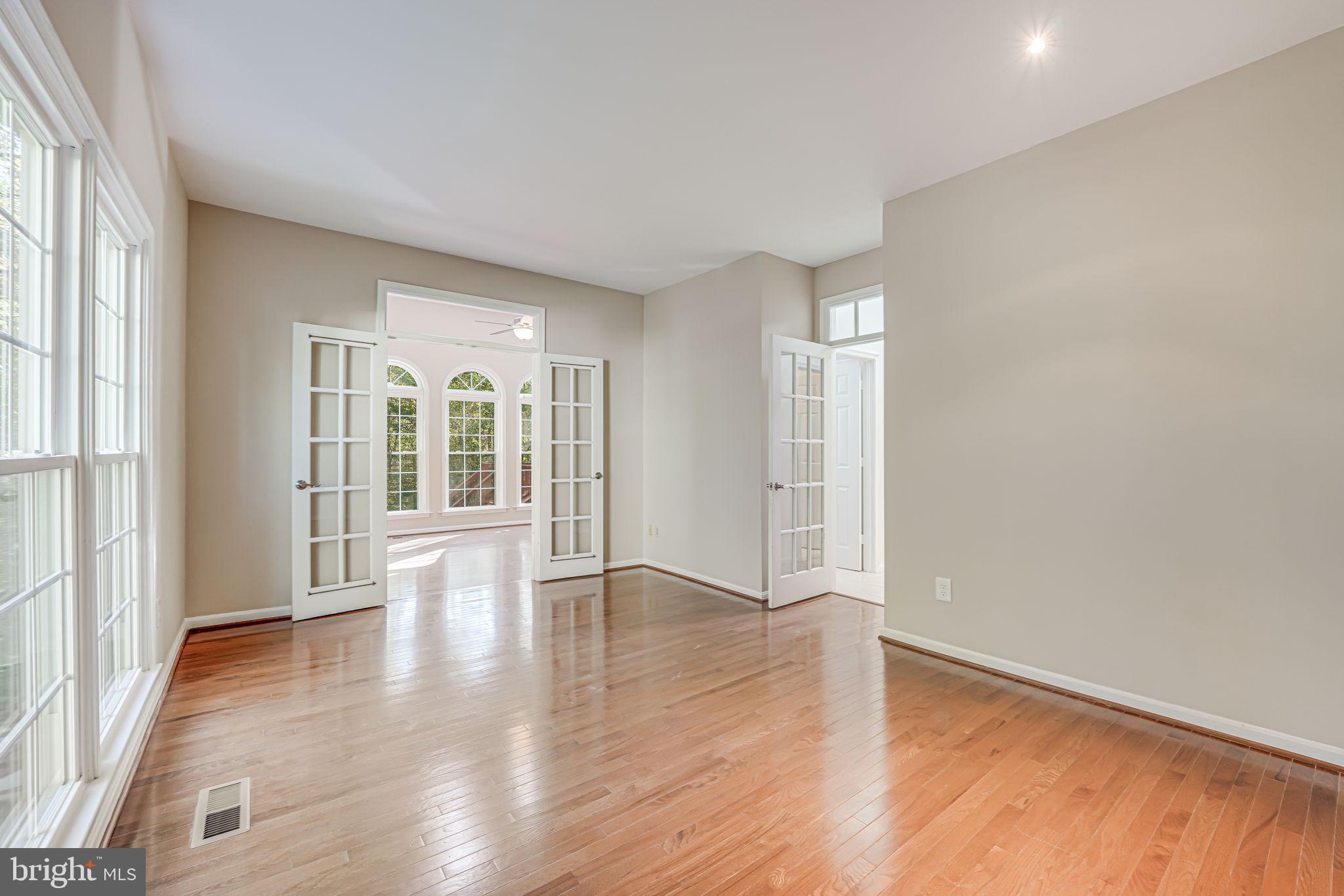 CROSSPOINTE - Residential