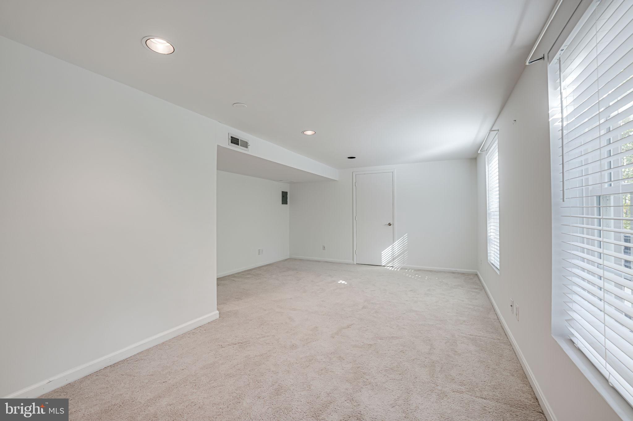 CROSSPOINTE - Residential