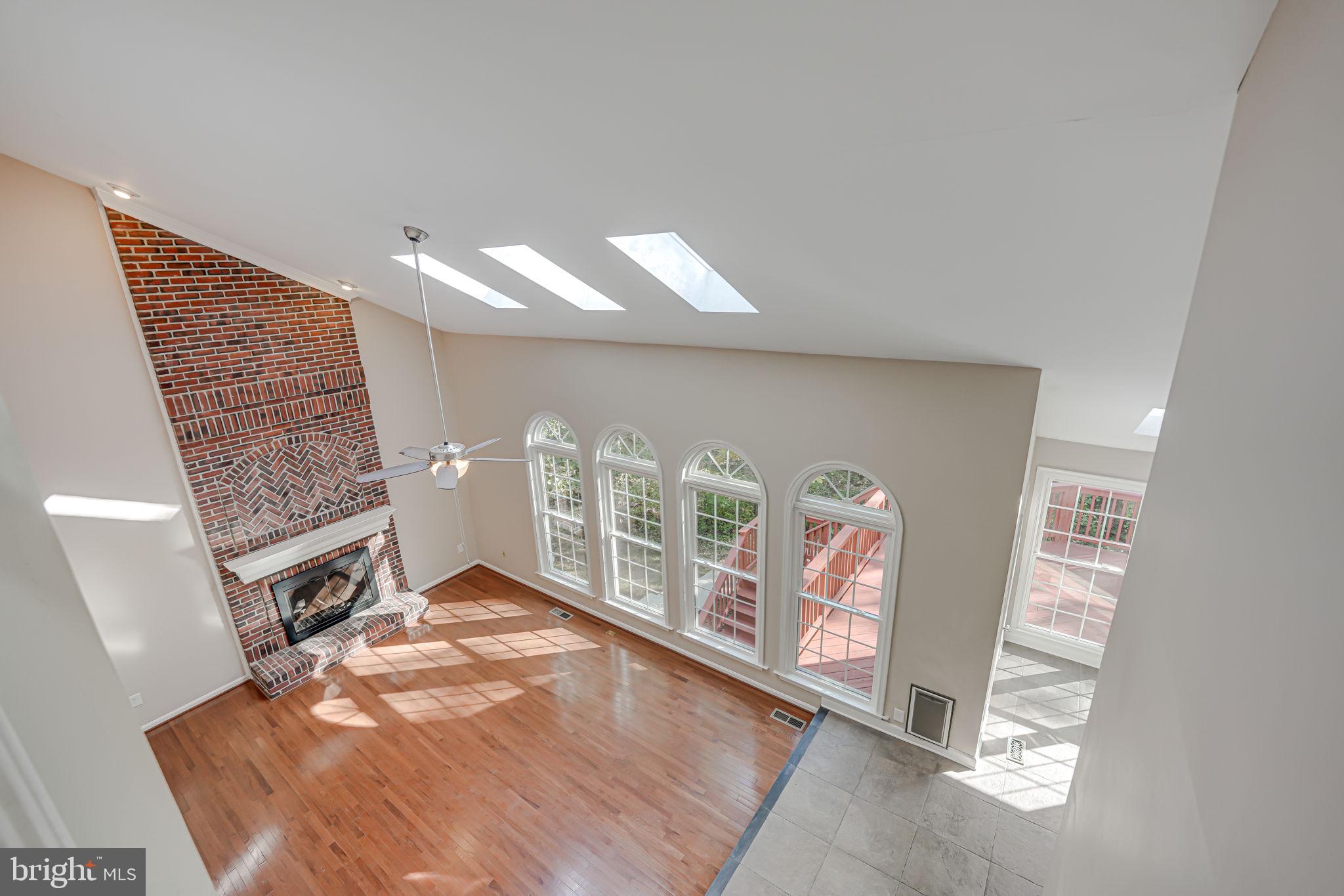 CROSSPOINTE - Residential