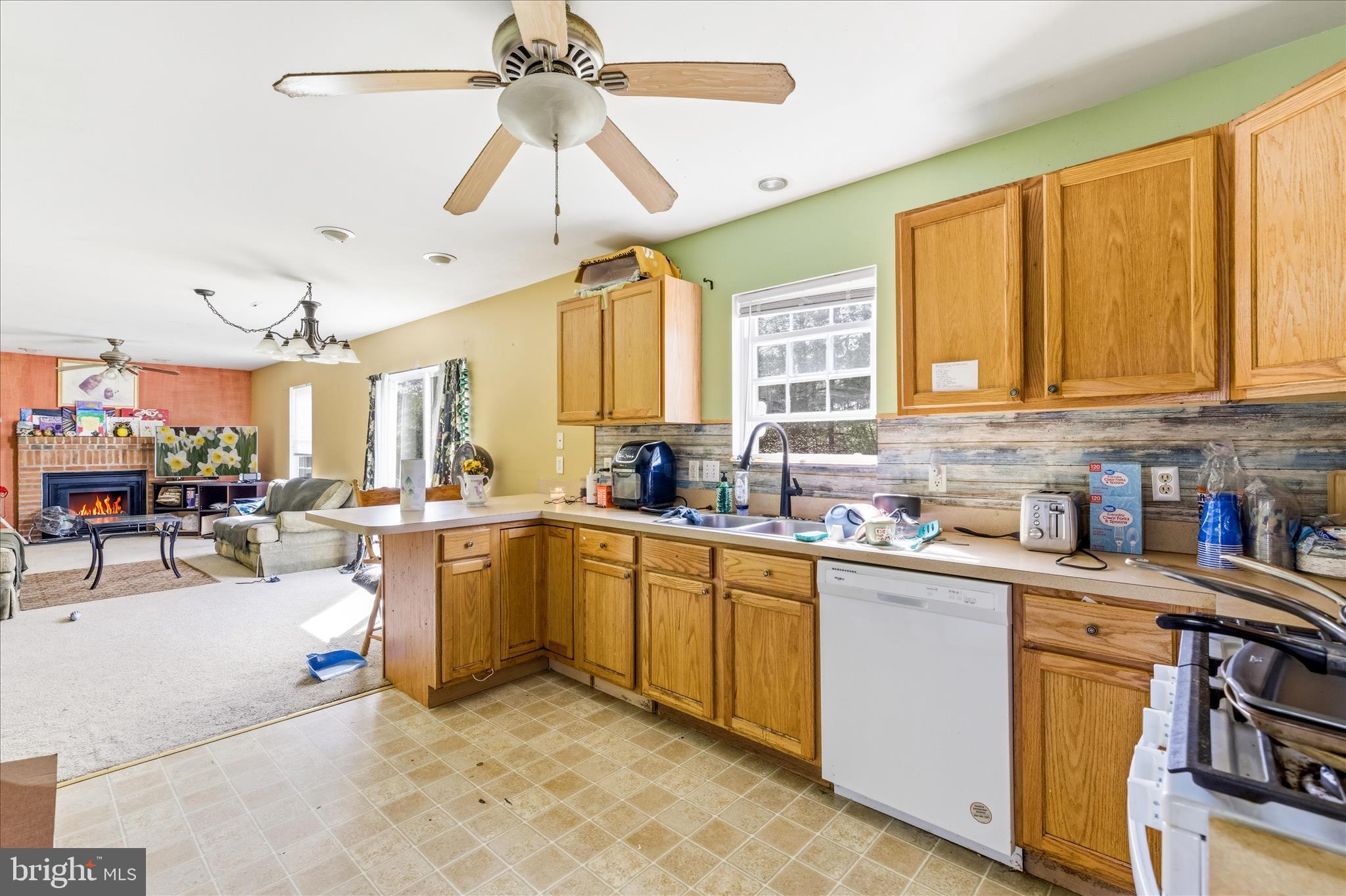 BAYLY CROSSING - Residential