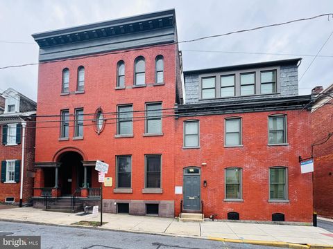 Photo of 130 E Chestnut Street, LANCASTER, PA 17602 (MLS # PALA2074266)