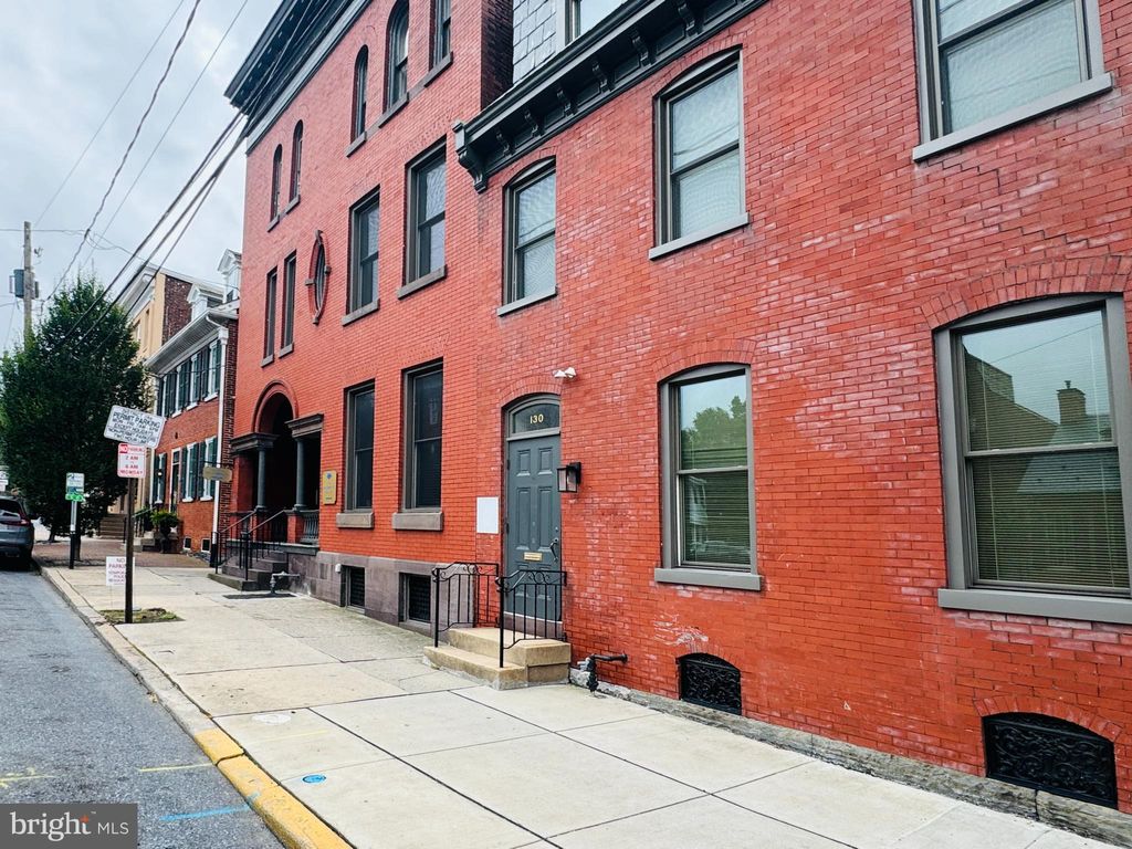 Photo of 130 E Chestnut Street, LANCASTER, PA 17602 (MLS # PALA2074266)