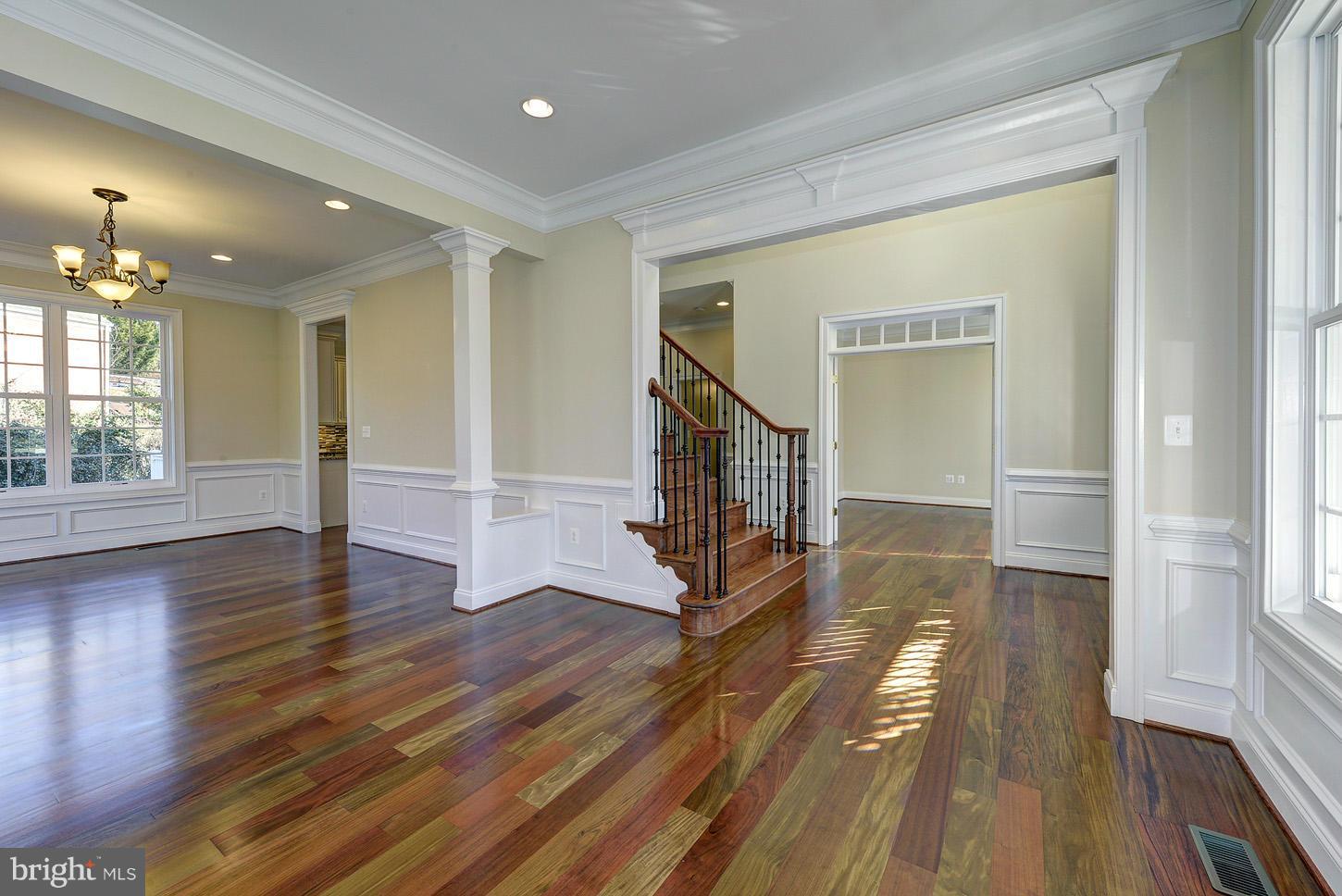 COLUMBIA PINES - Residential