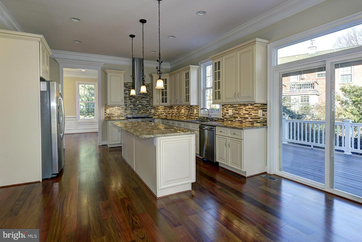 COLUMBIA PINES - Residential