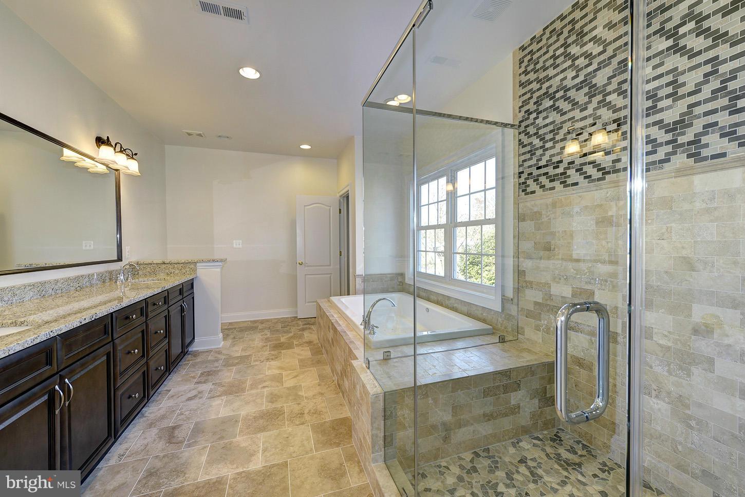 COLUMBIA PINES - Residential