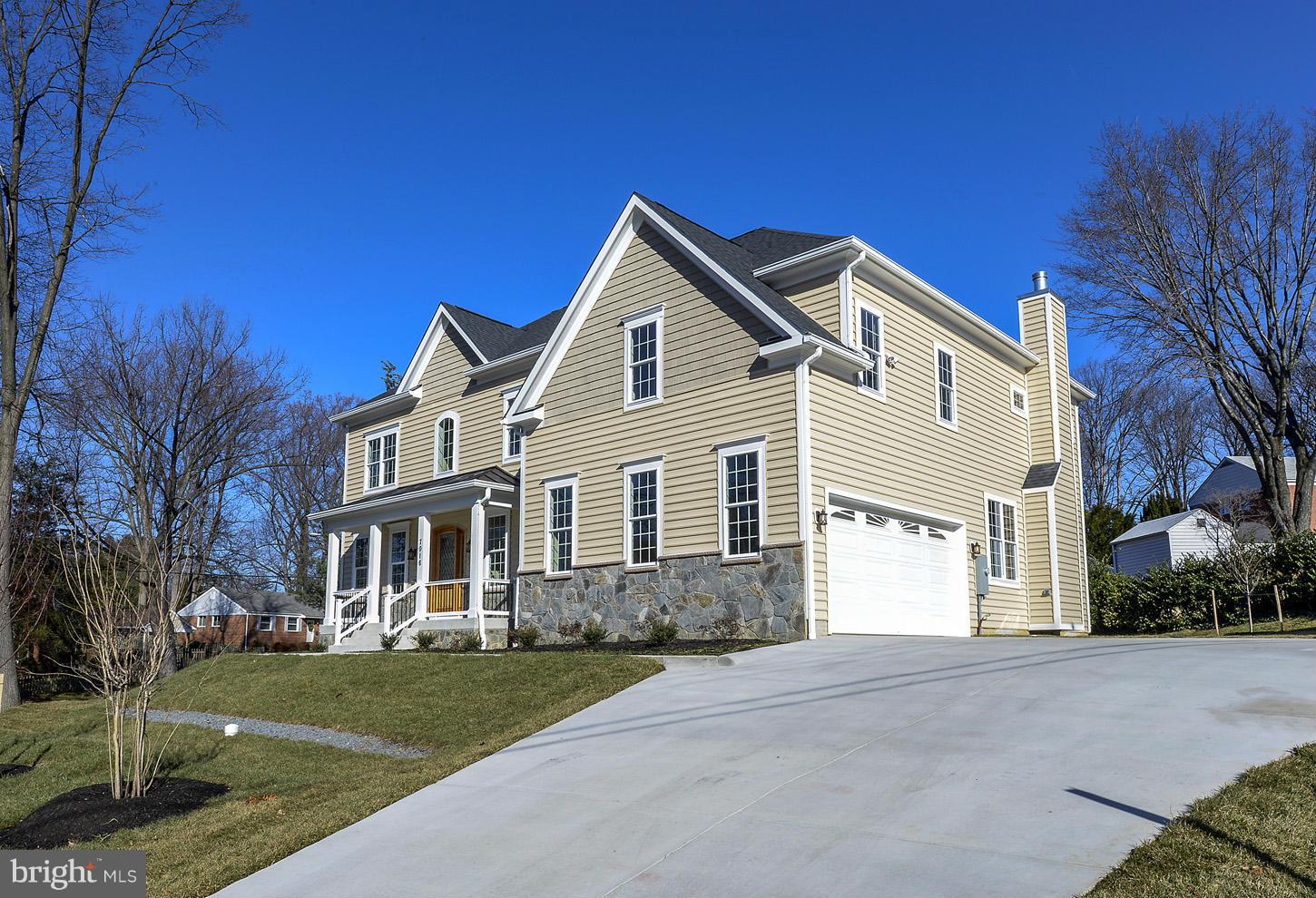 COLUMBIA PINES - Residential