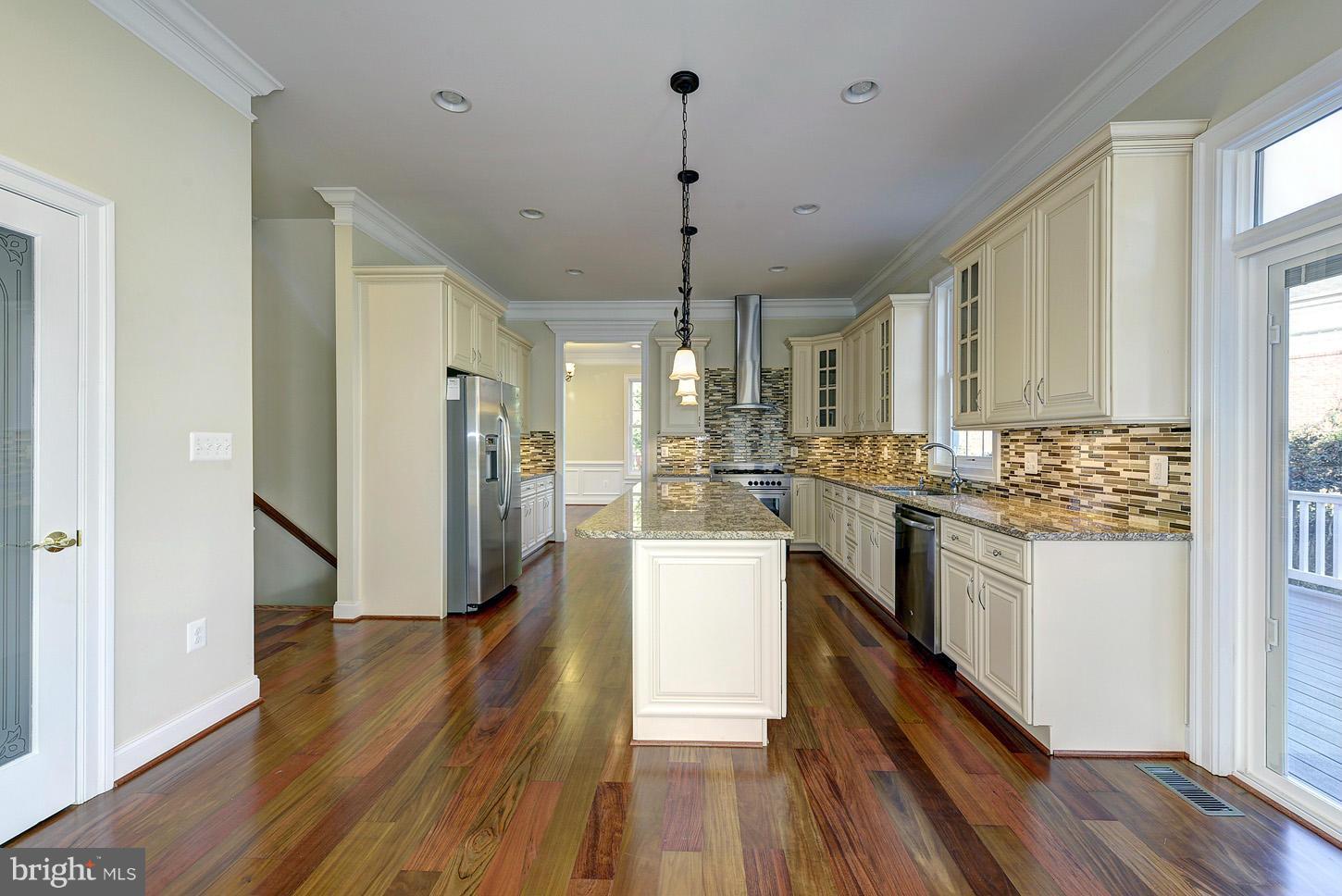 COLUMBIA PINES - Residential