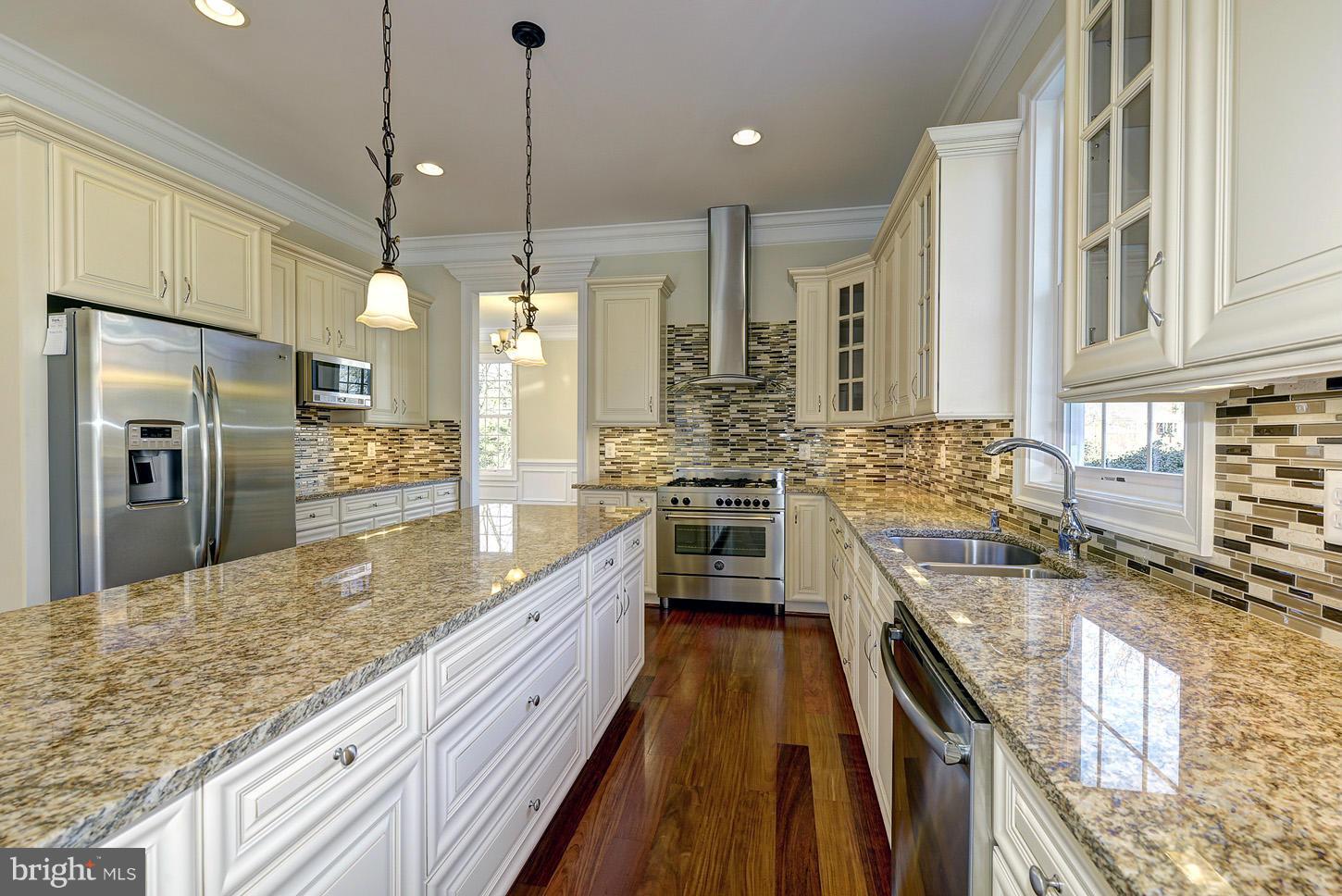 COLUMBIA PINES - Residential