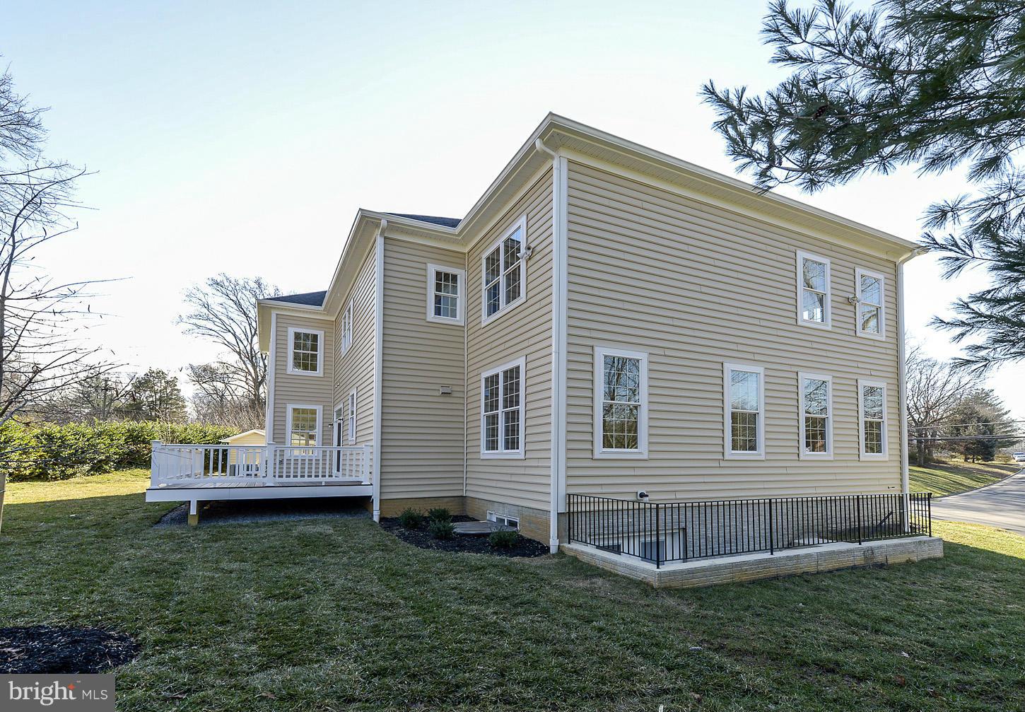 COLUMBIA PINES - Residential