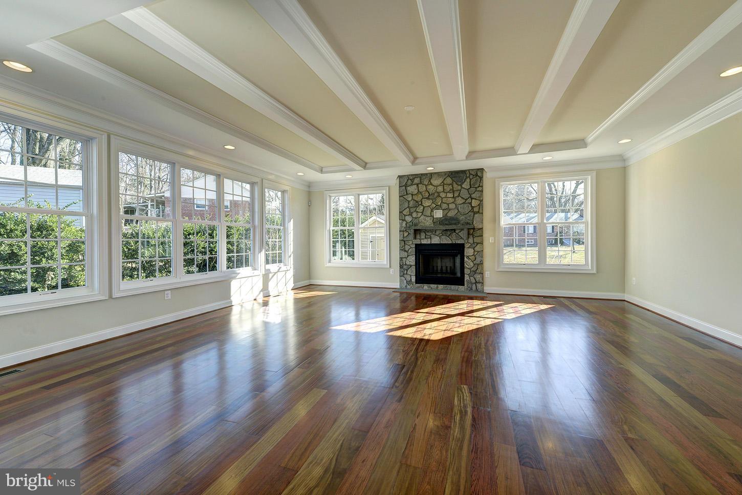 COLUMBIA PINES - Residential