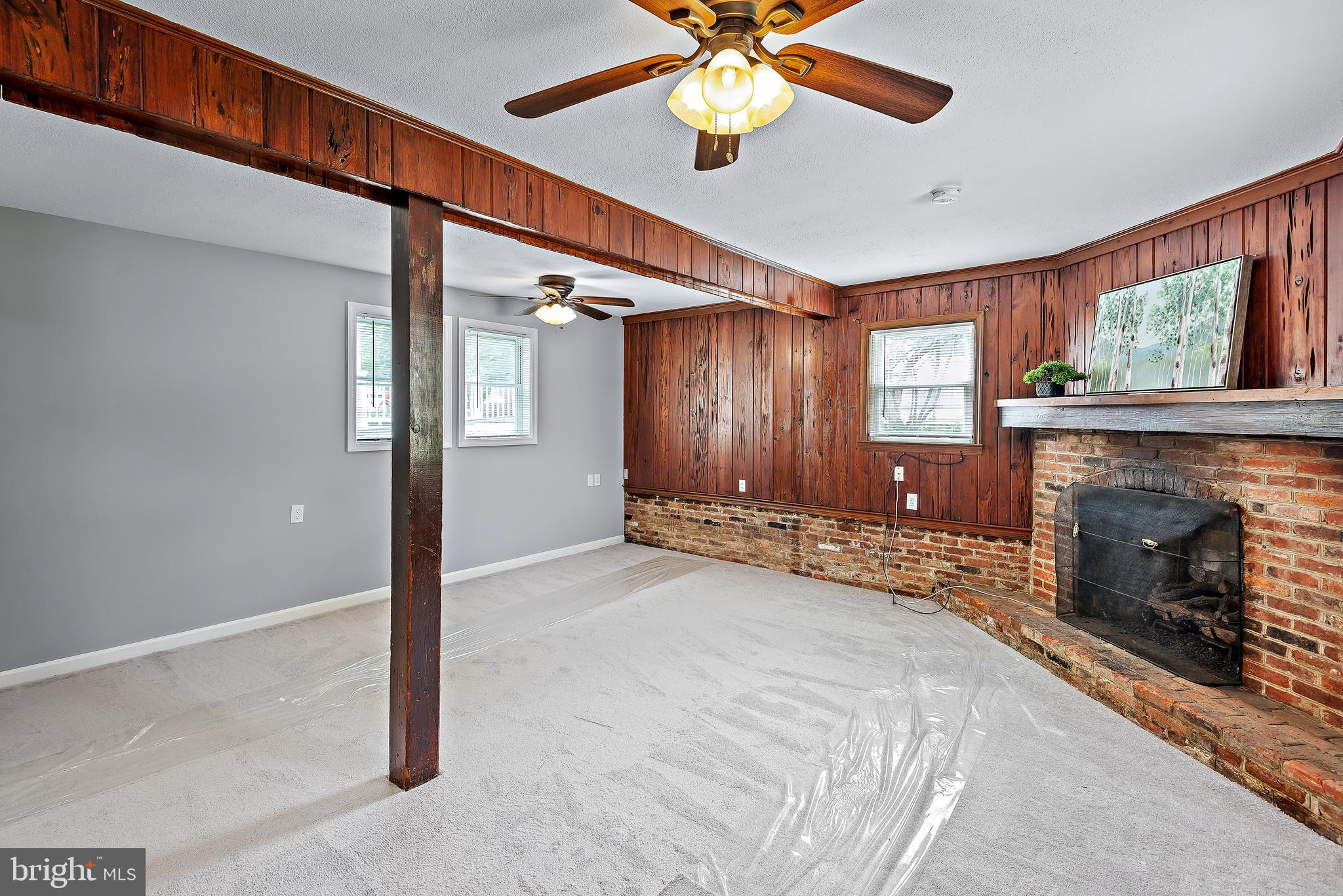 HOLLYWOOD PARK - Residential