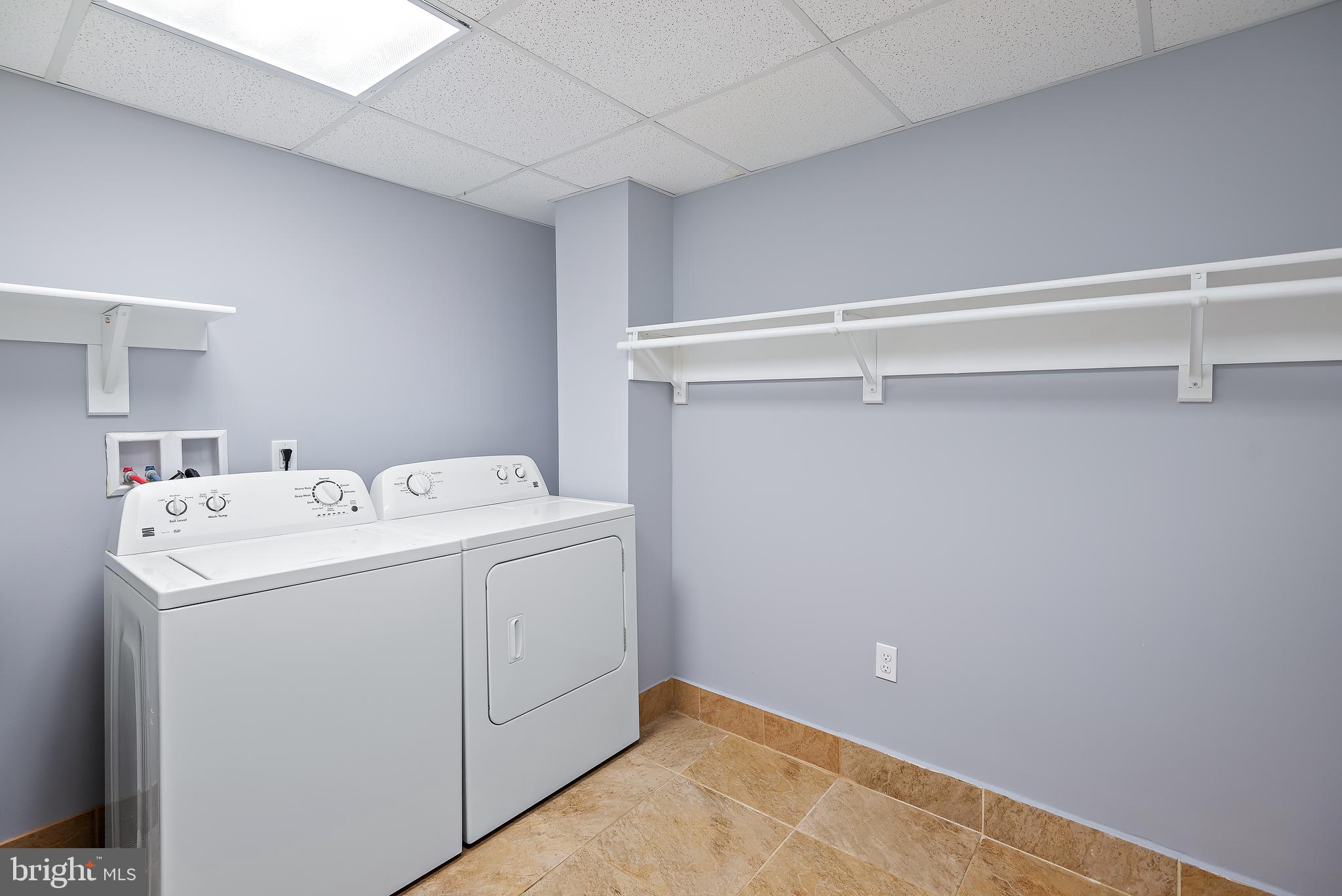 HOLLYWOOD PARK - Residential