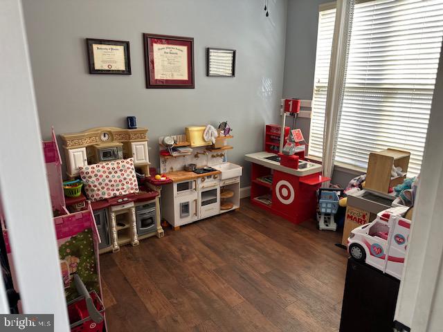 WAKELAND MANOR - Residential