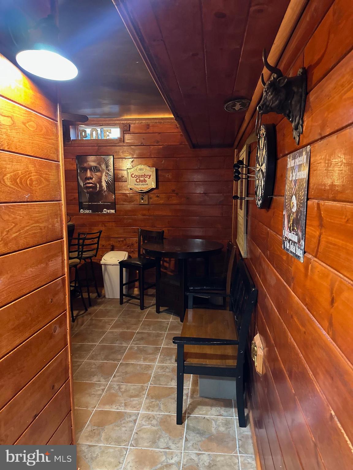 WAKELAND MANOR - Residential