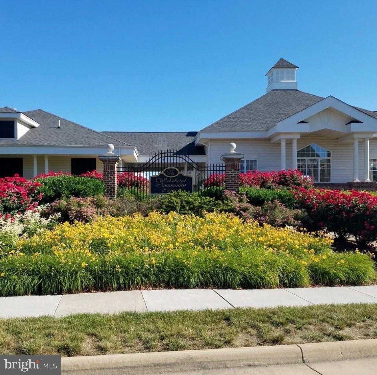 WAKELAND MANOR - Residential