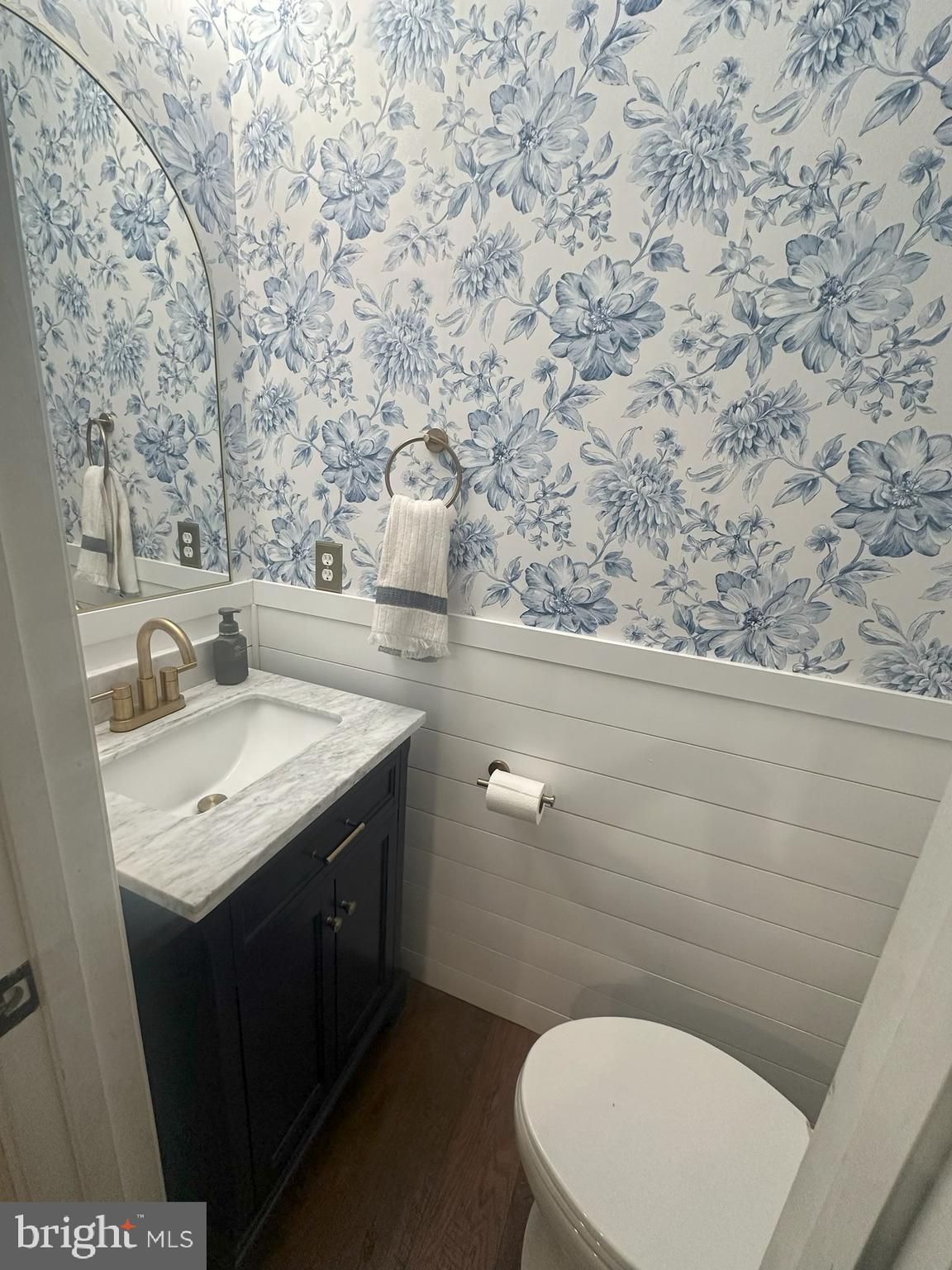 WAKELAND MANOR - Residential