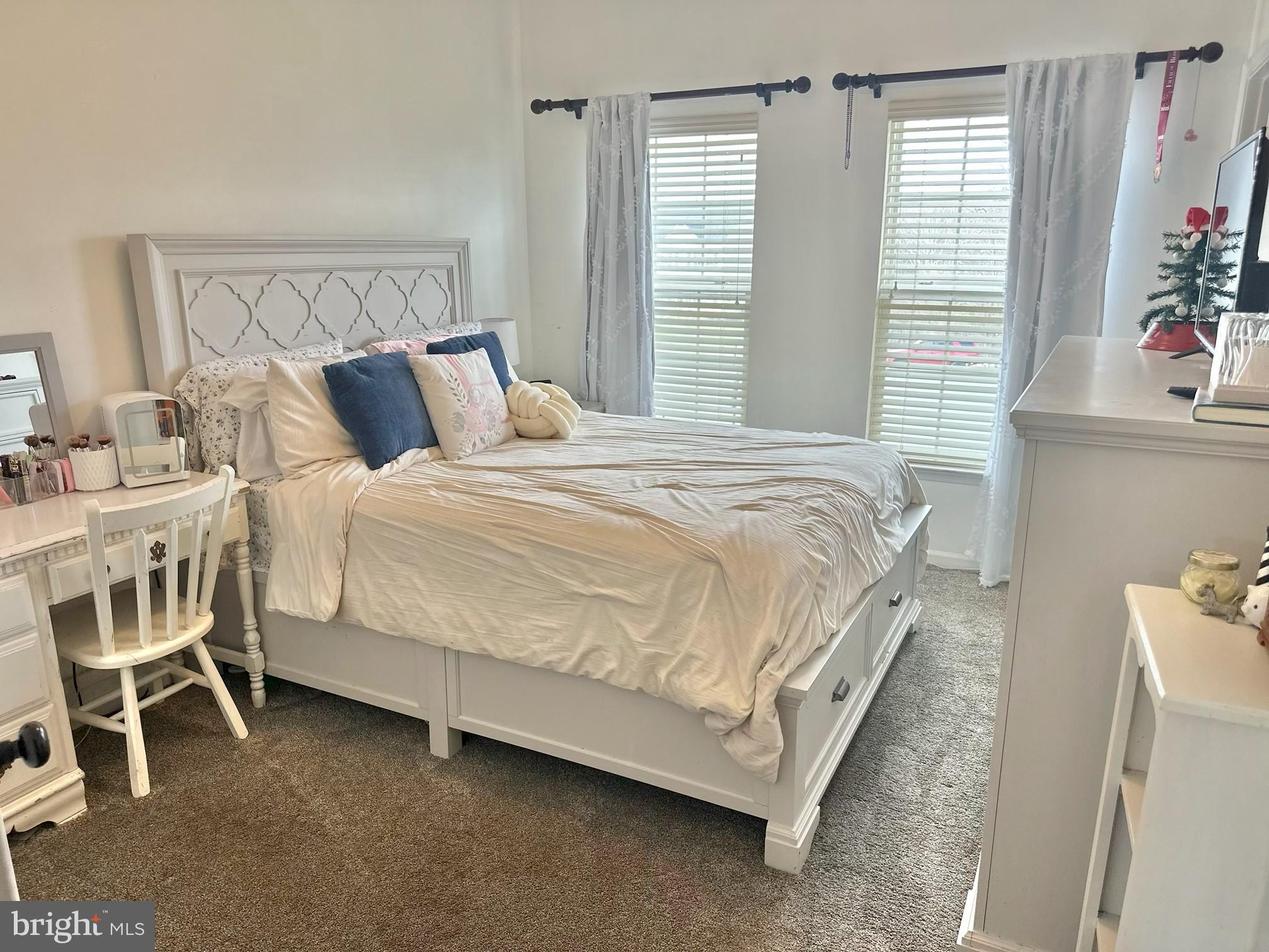 WAKELAND MANOR - Residential