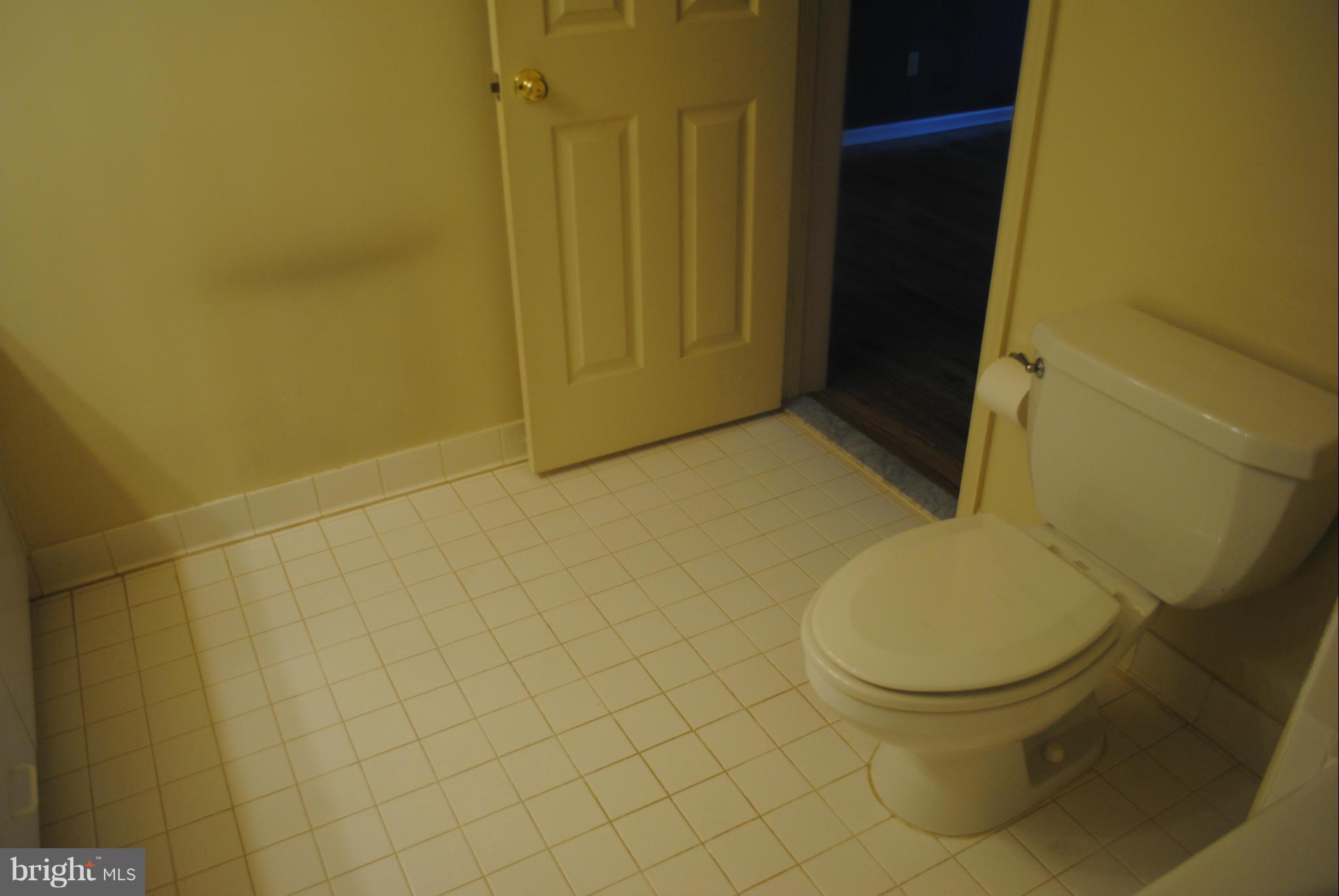 WEXFORD GARDEN - Residential Lease