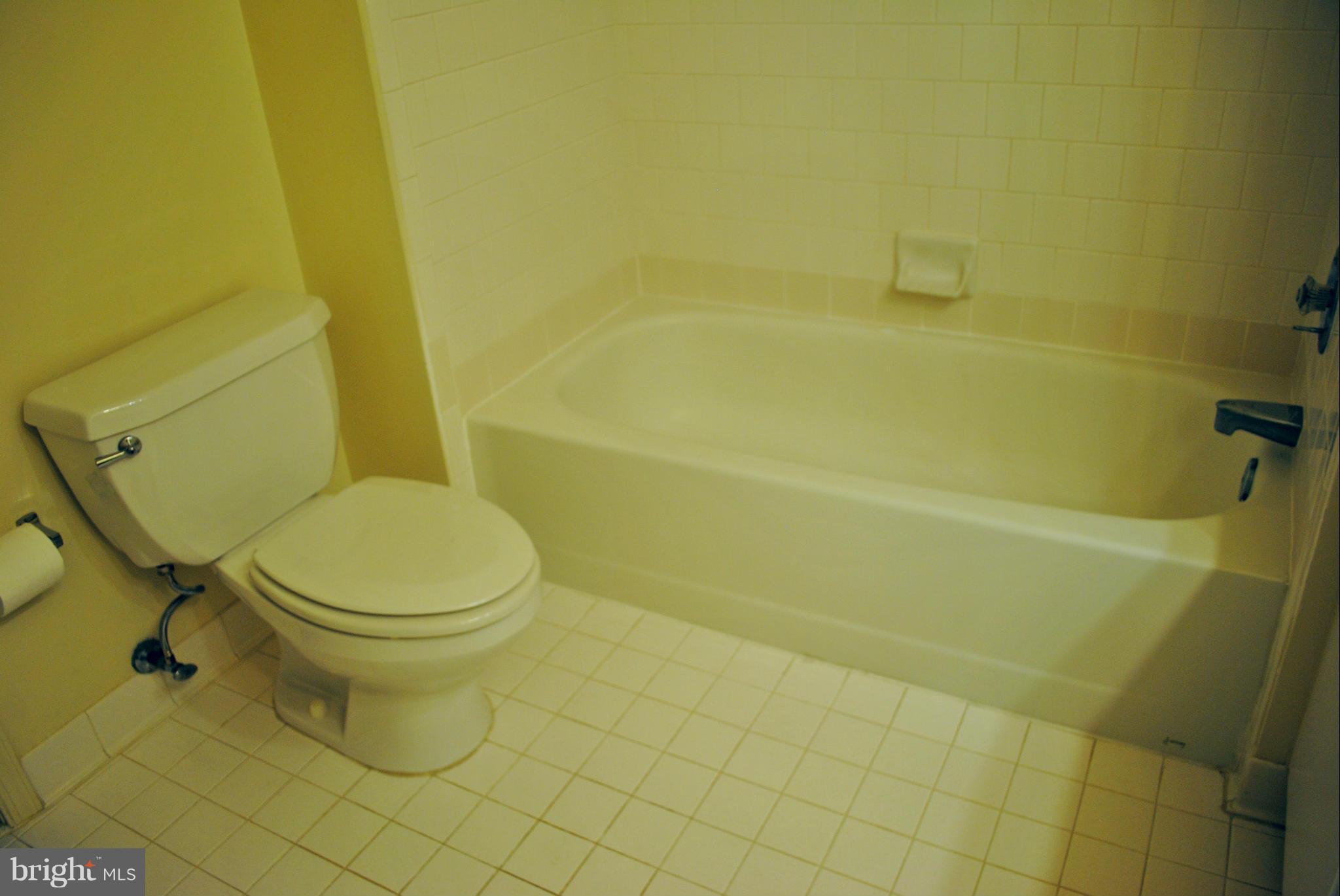 WEXFORD GARDEN - Residential Lease