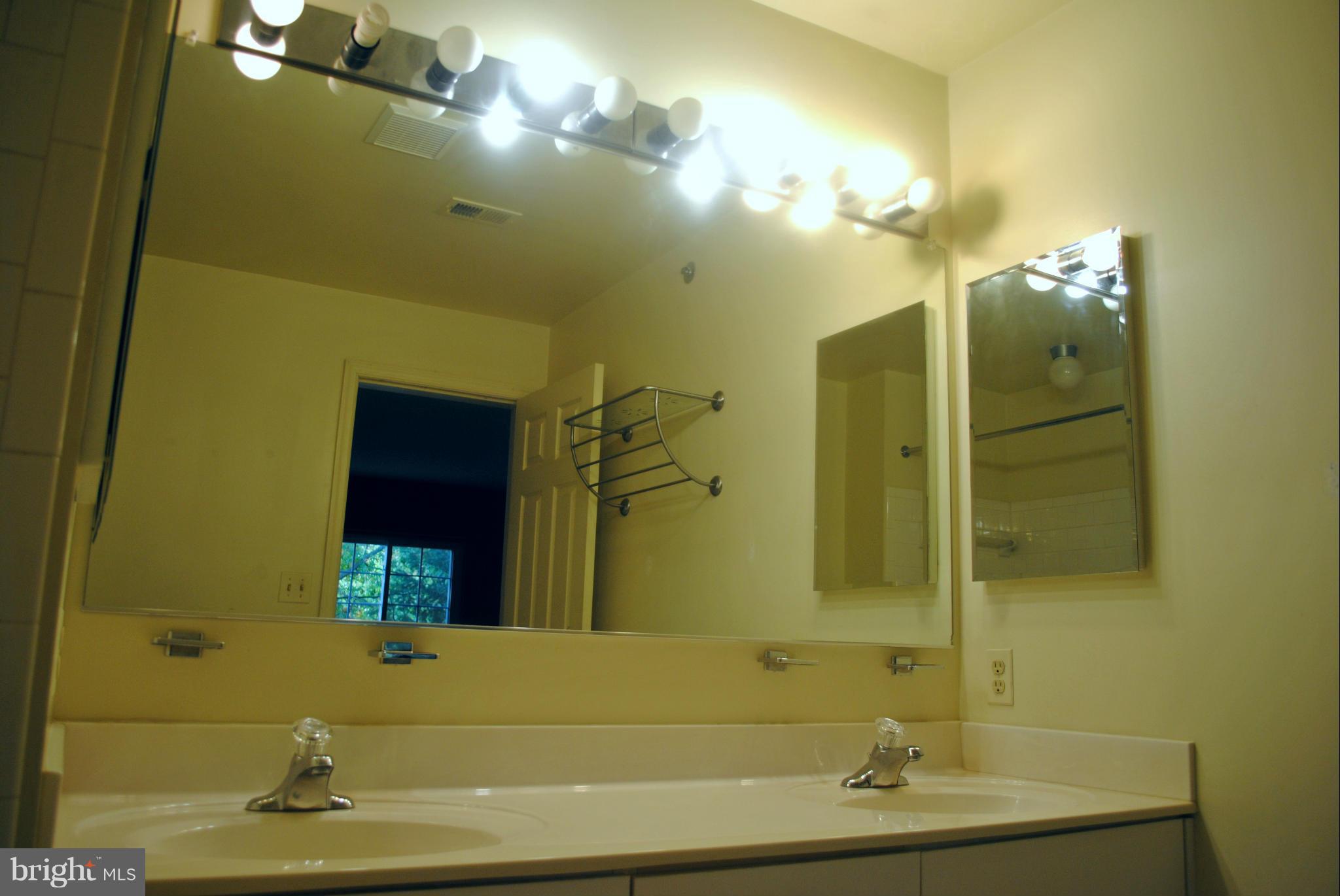 WEXFORD GARDEN - Residential Lease