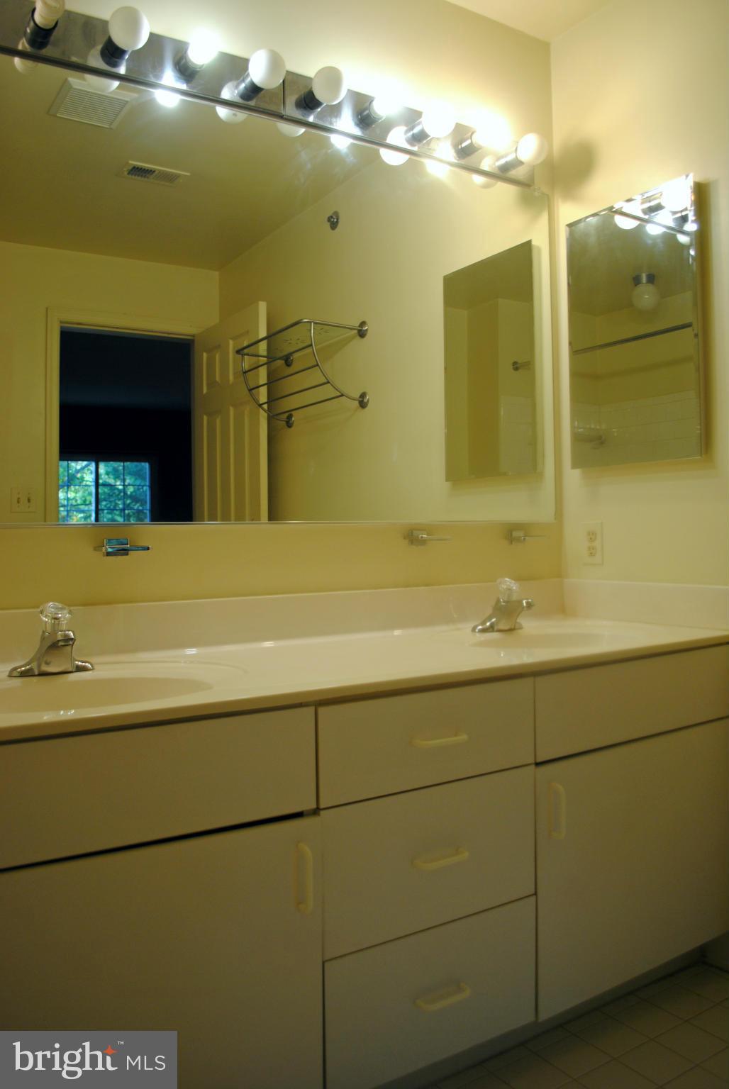 WEXFORD GARDEN - Residential Lease