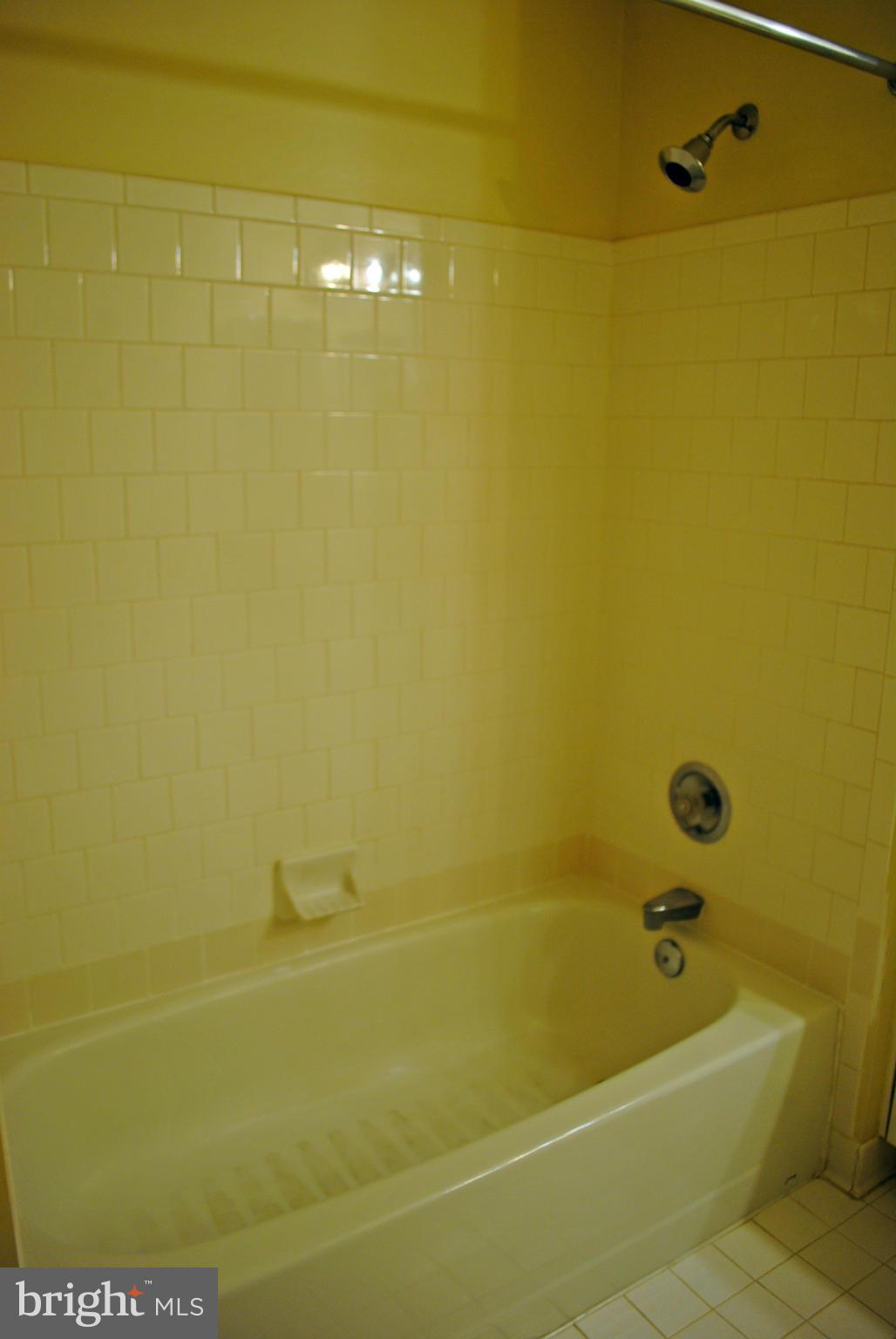 WEXFORD GARDEN - Residential Lease