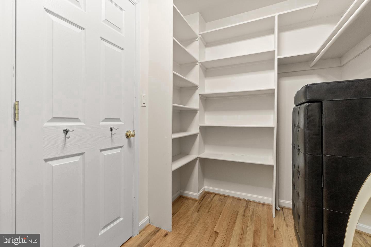 OAKWOOD KNOLLS - Residential Lease