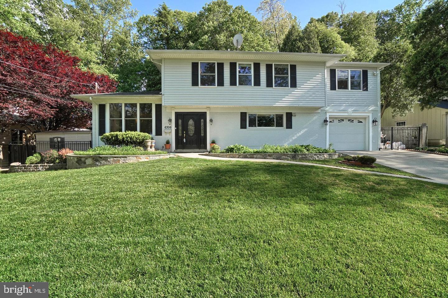 OAKWOOD KNOLLS - Residential Lease