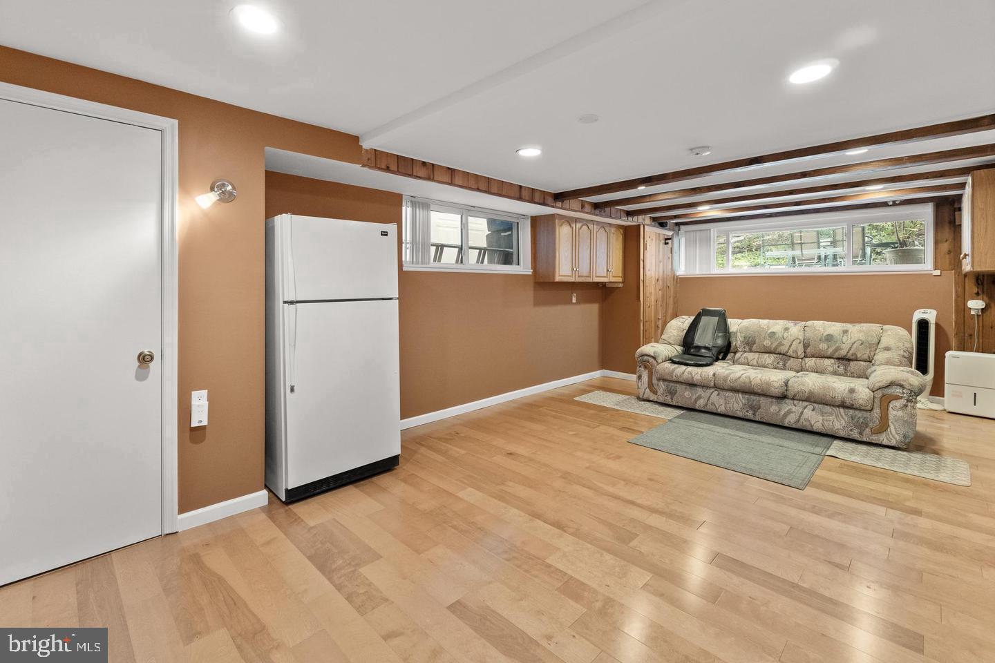 OAKWOOD KNOLLS - Residential Lease