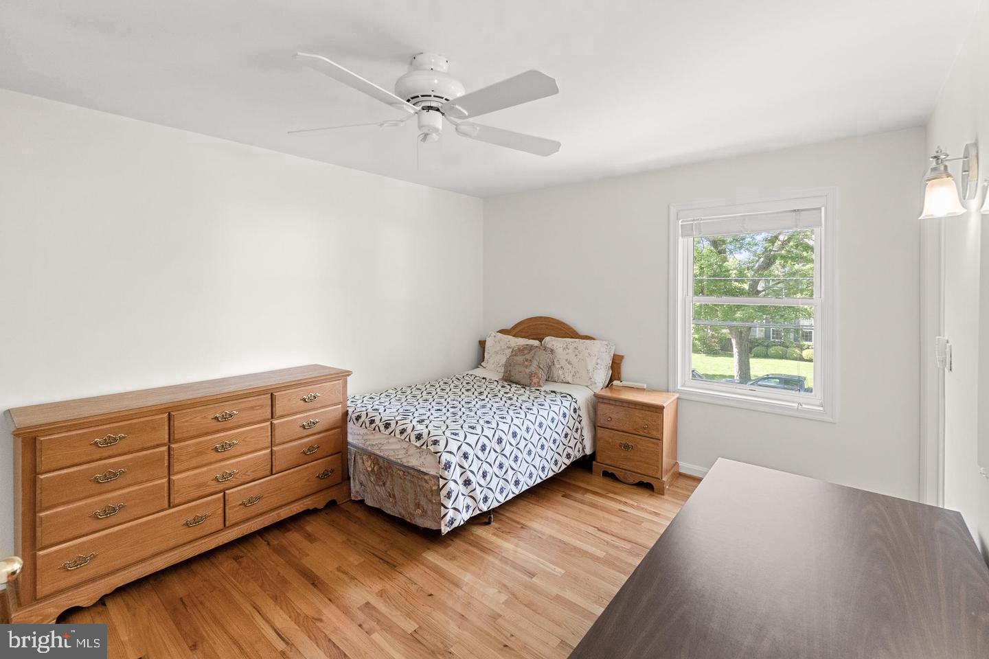 OAKWOOD KNOLLS - Residential Lease