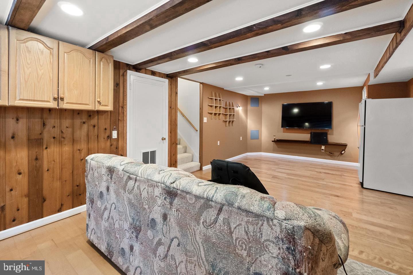 OAKWOOD KNOLLS - Residential Lease