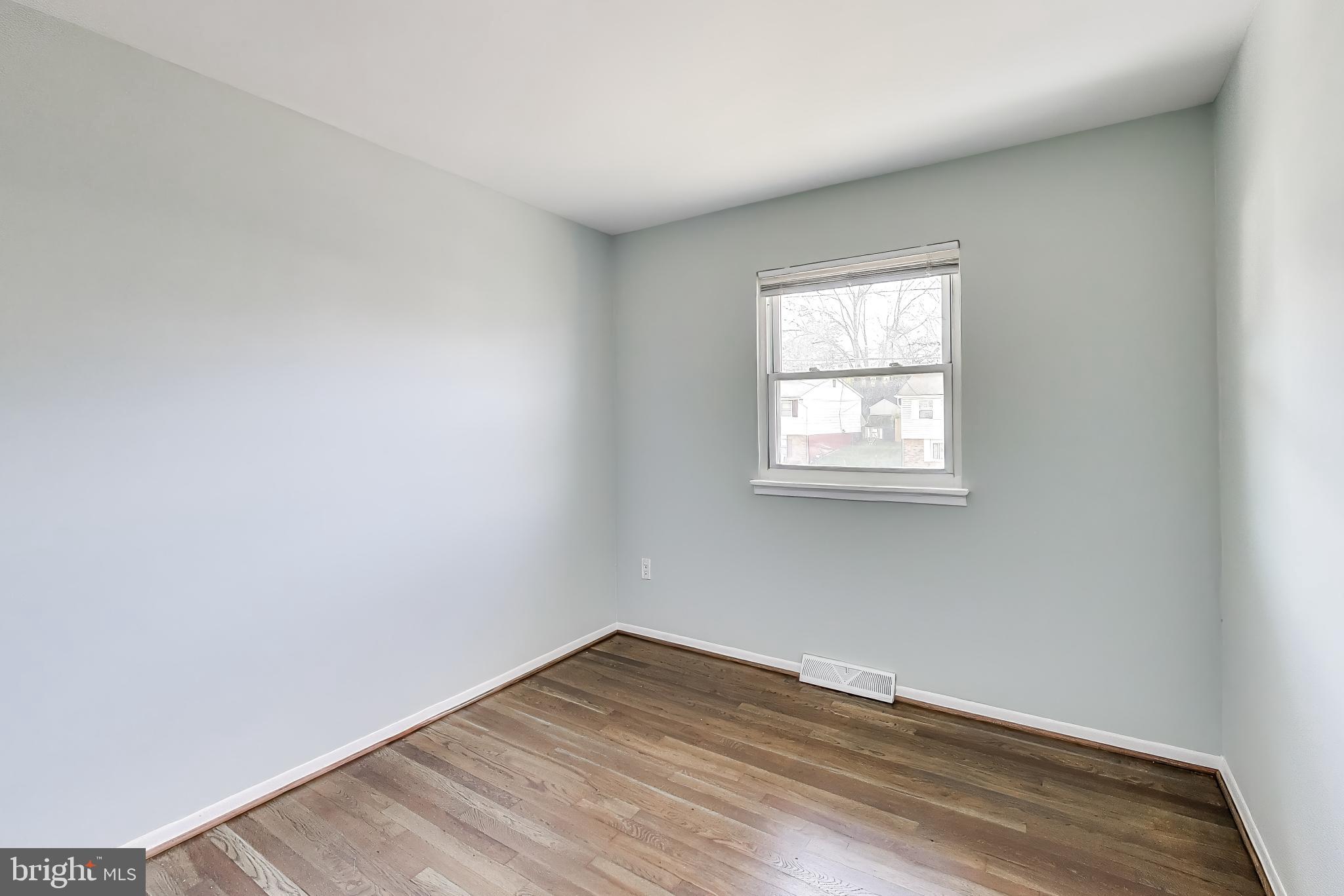 GLENARDEN WOODS - Residential