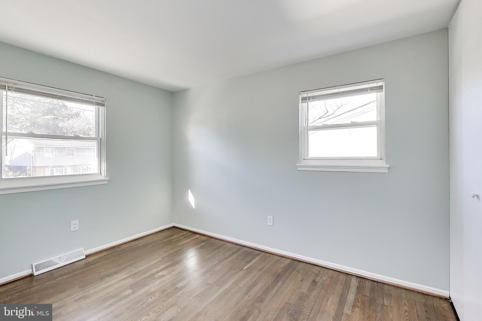 GLENARDEN WOODS - Residential