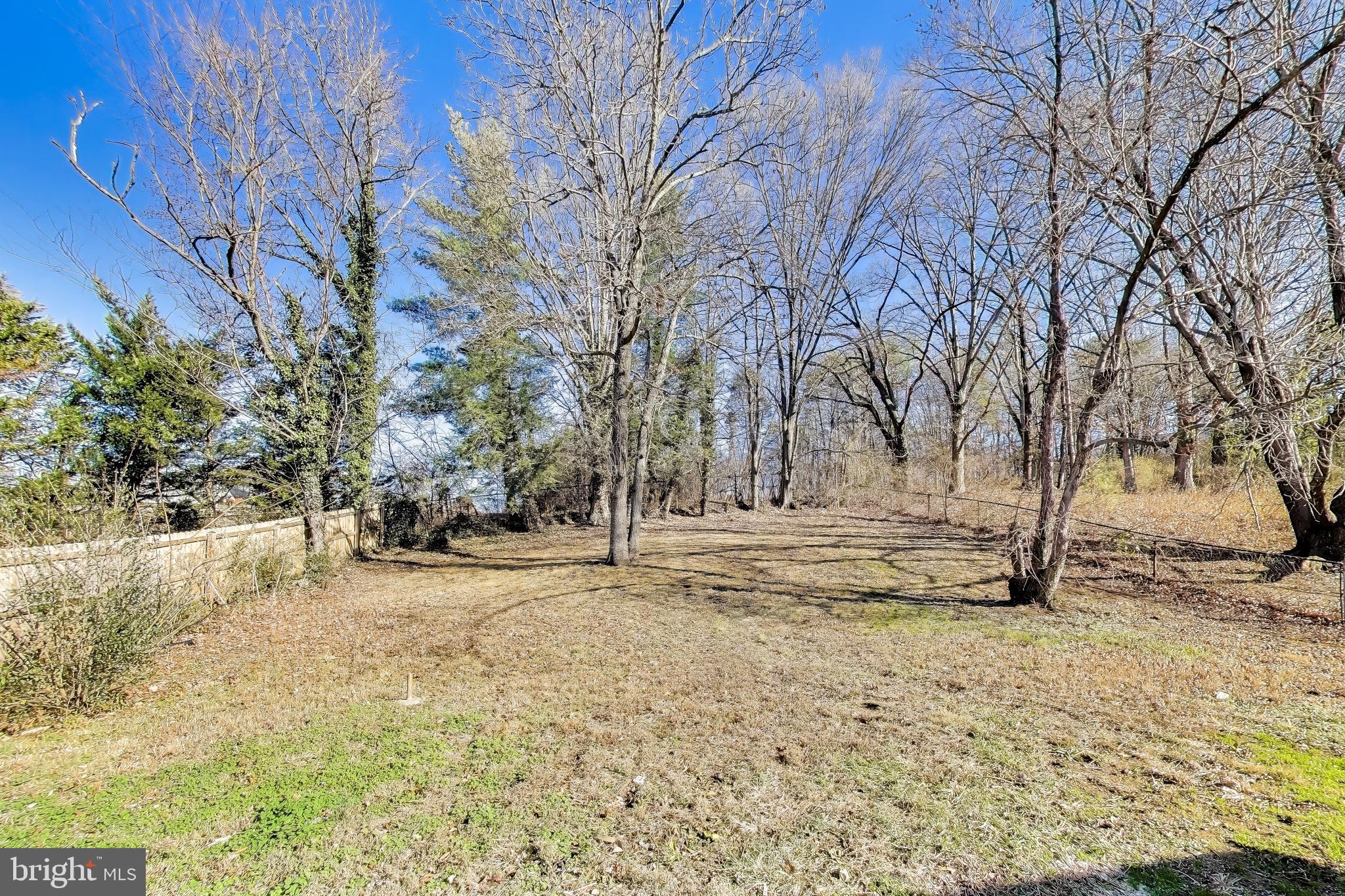 GLENARDEN WOODS - Residential