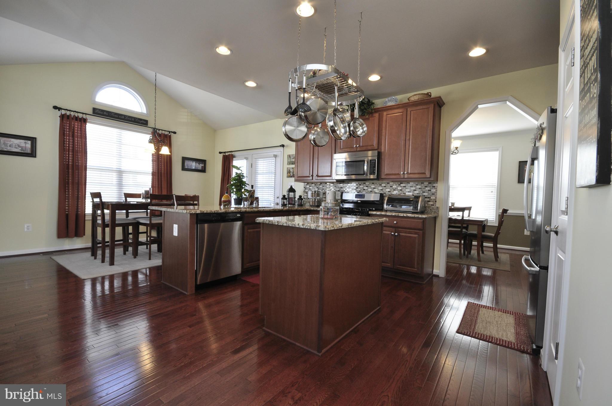 SEASONS LANDING - Residential