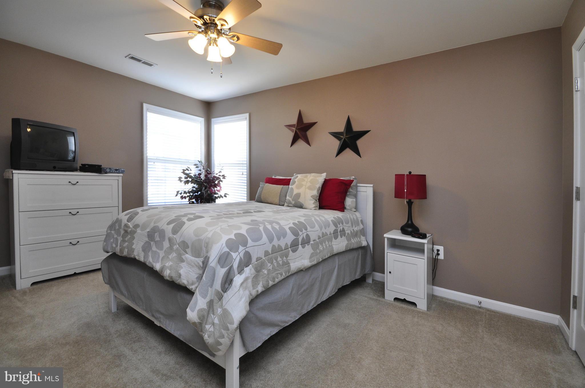 SEASONS LANDING - Residential