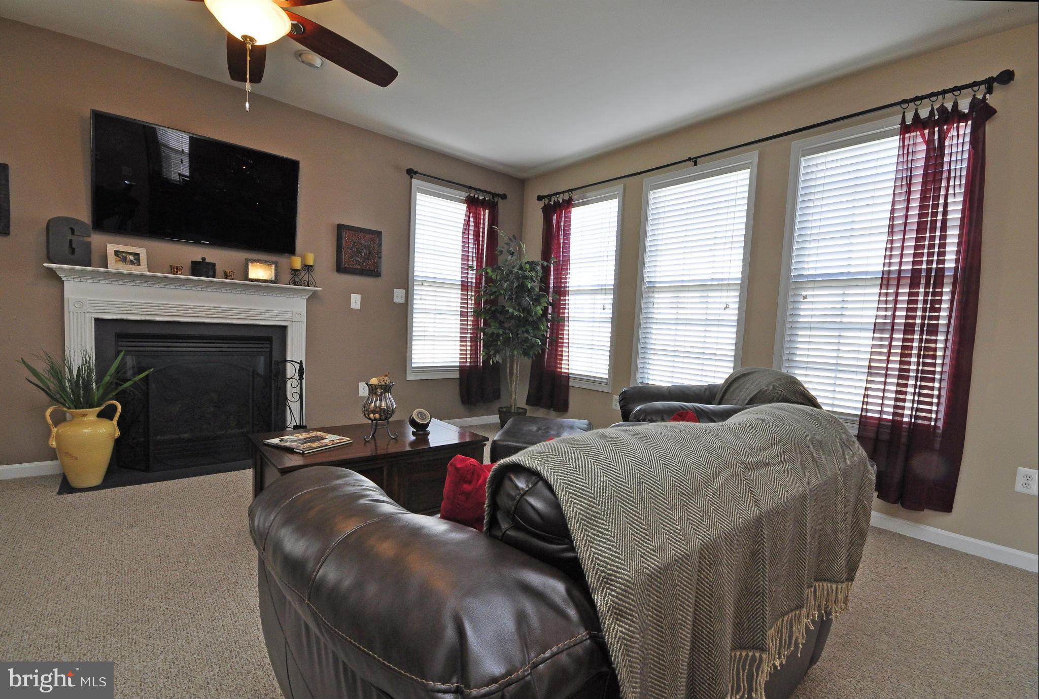 SEASONS LANDING - Residential