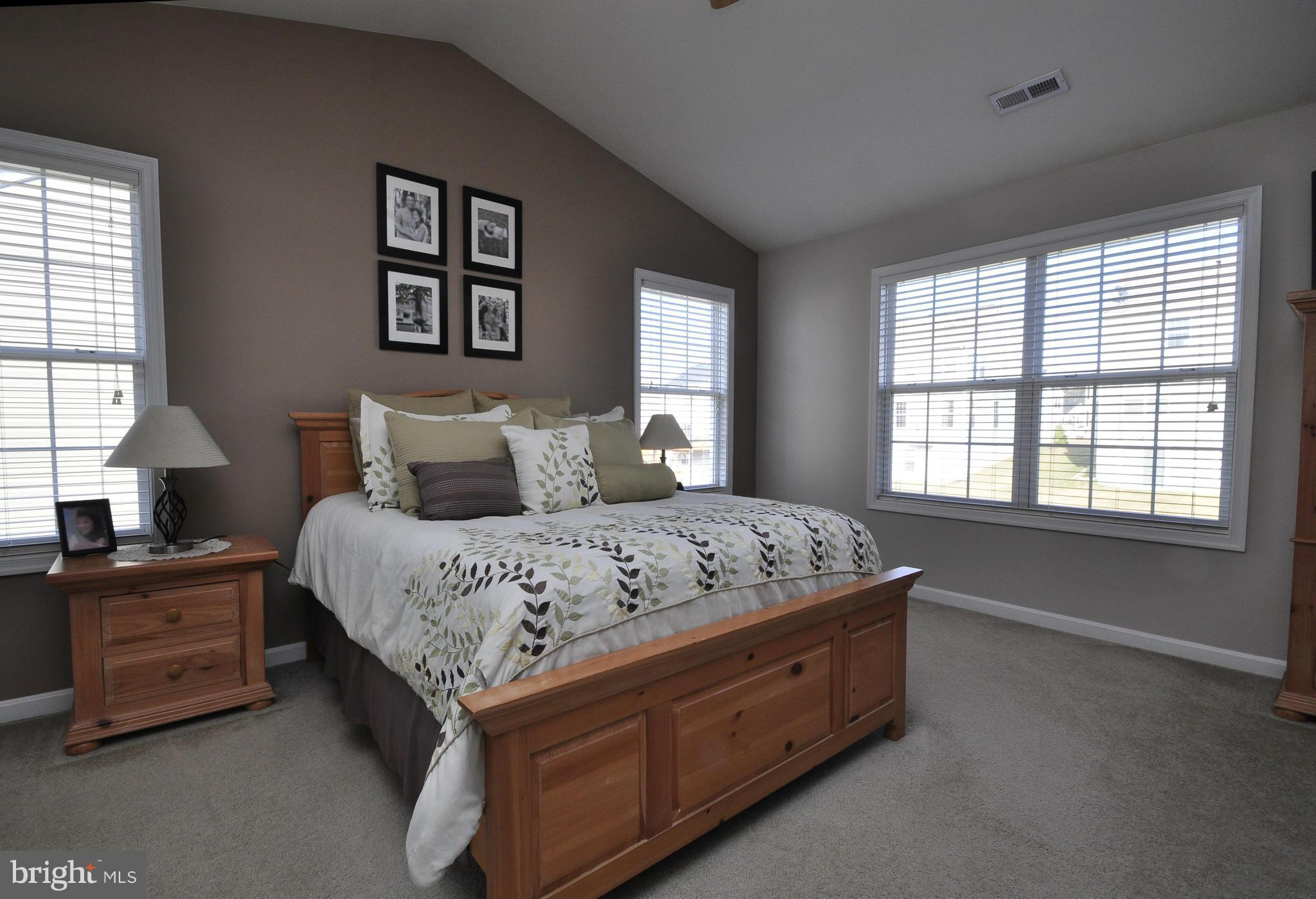 SEASONS LANDING - Residential