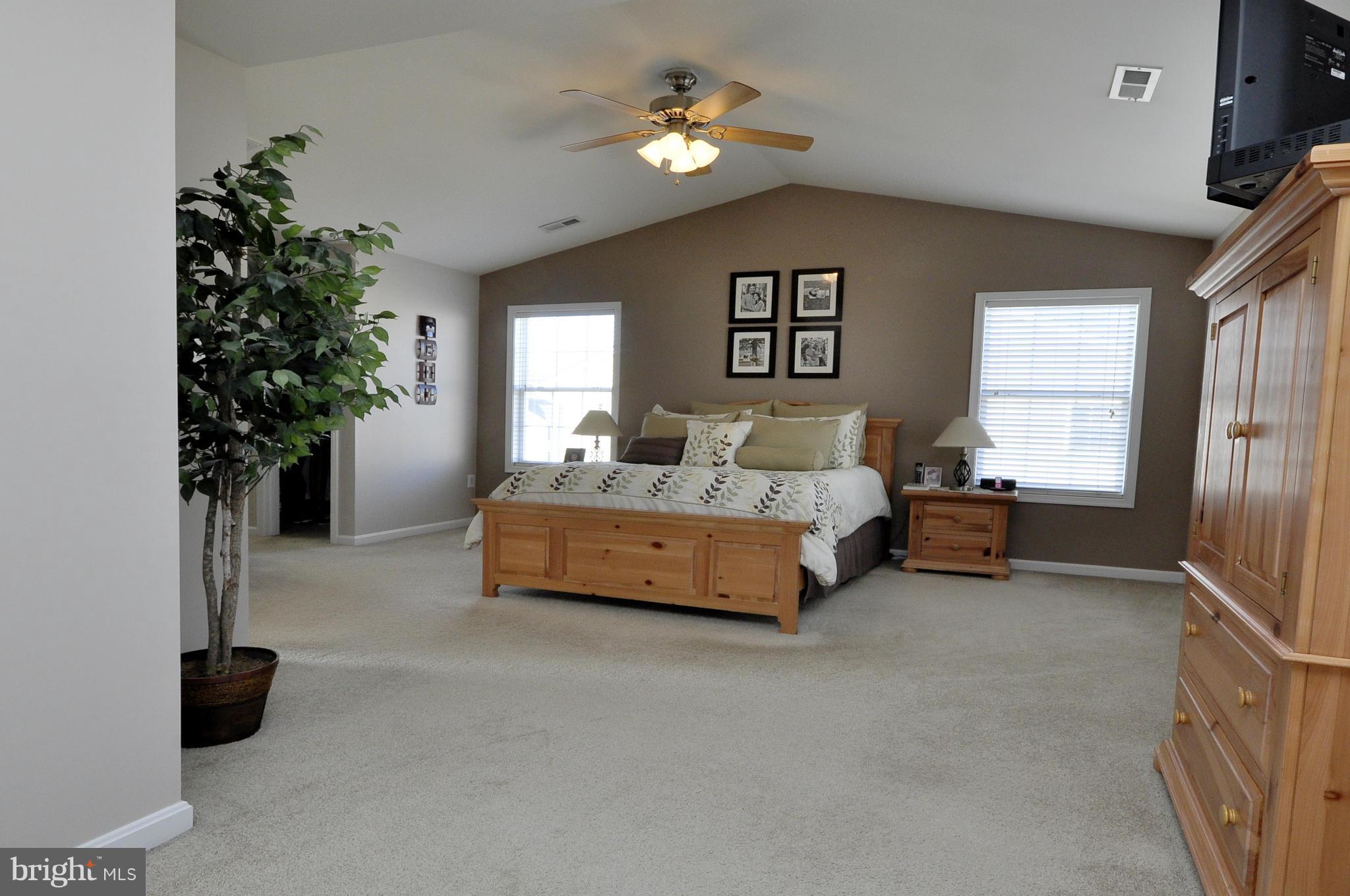 SEASONS LANDING - Residential