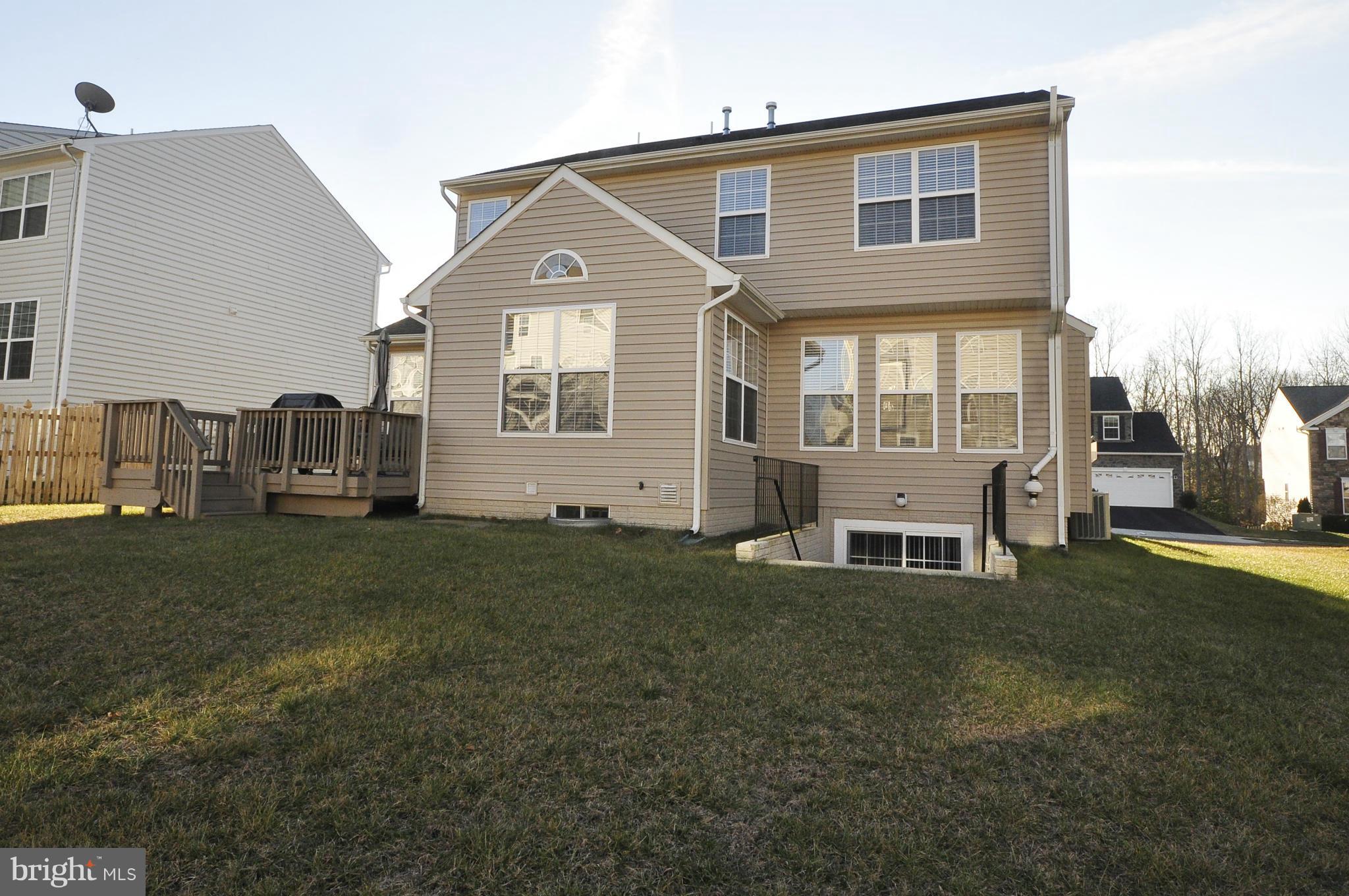 SEASONS LANDING - Residential