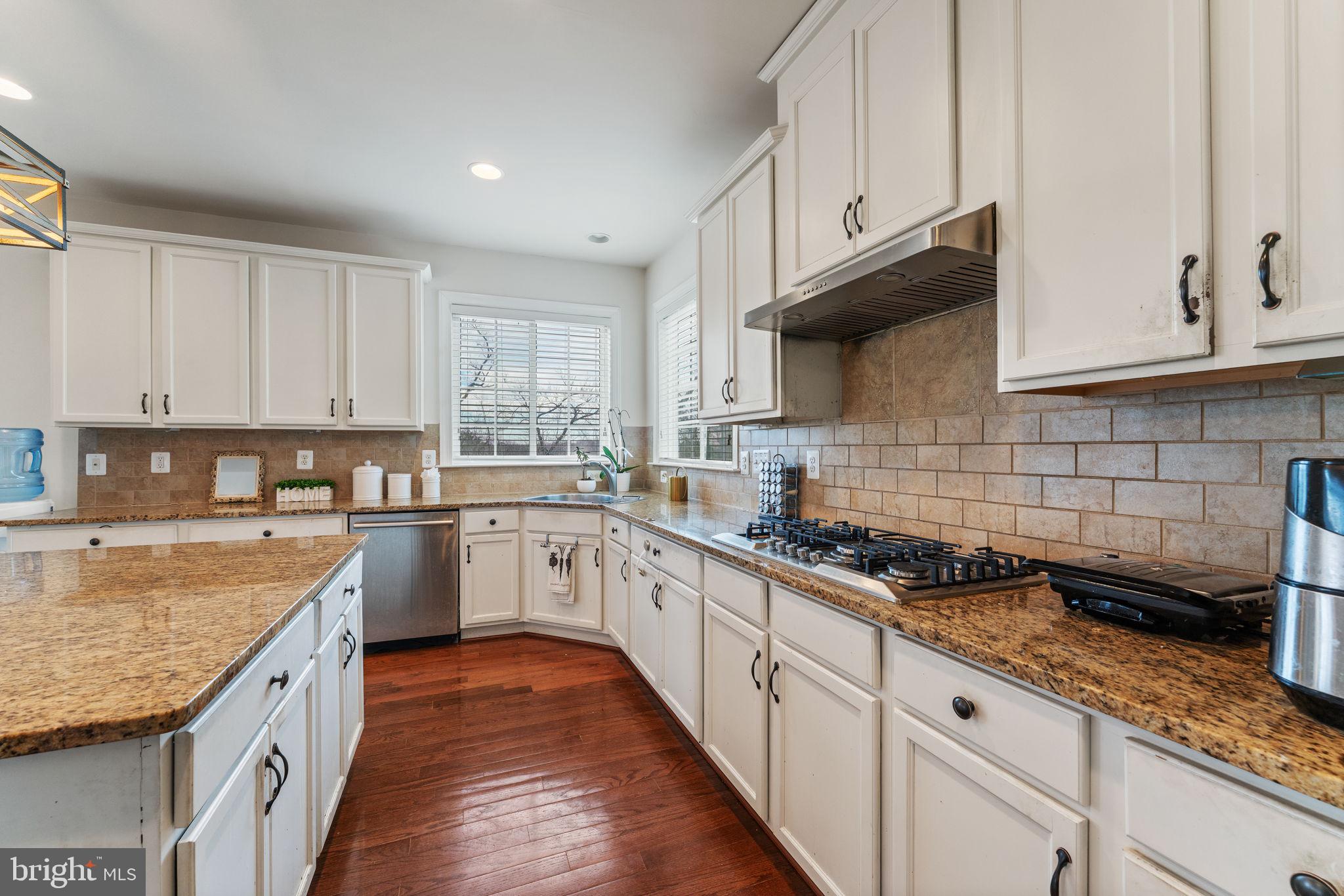 ROSE HILL RESERVE - Residential Lease